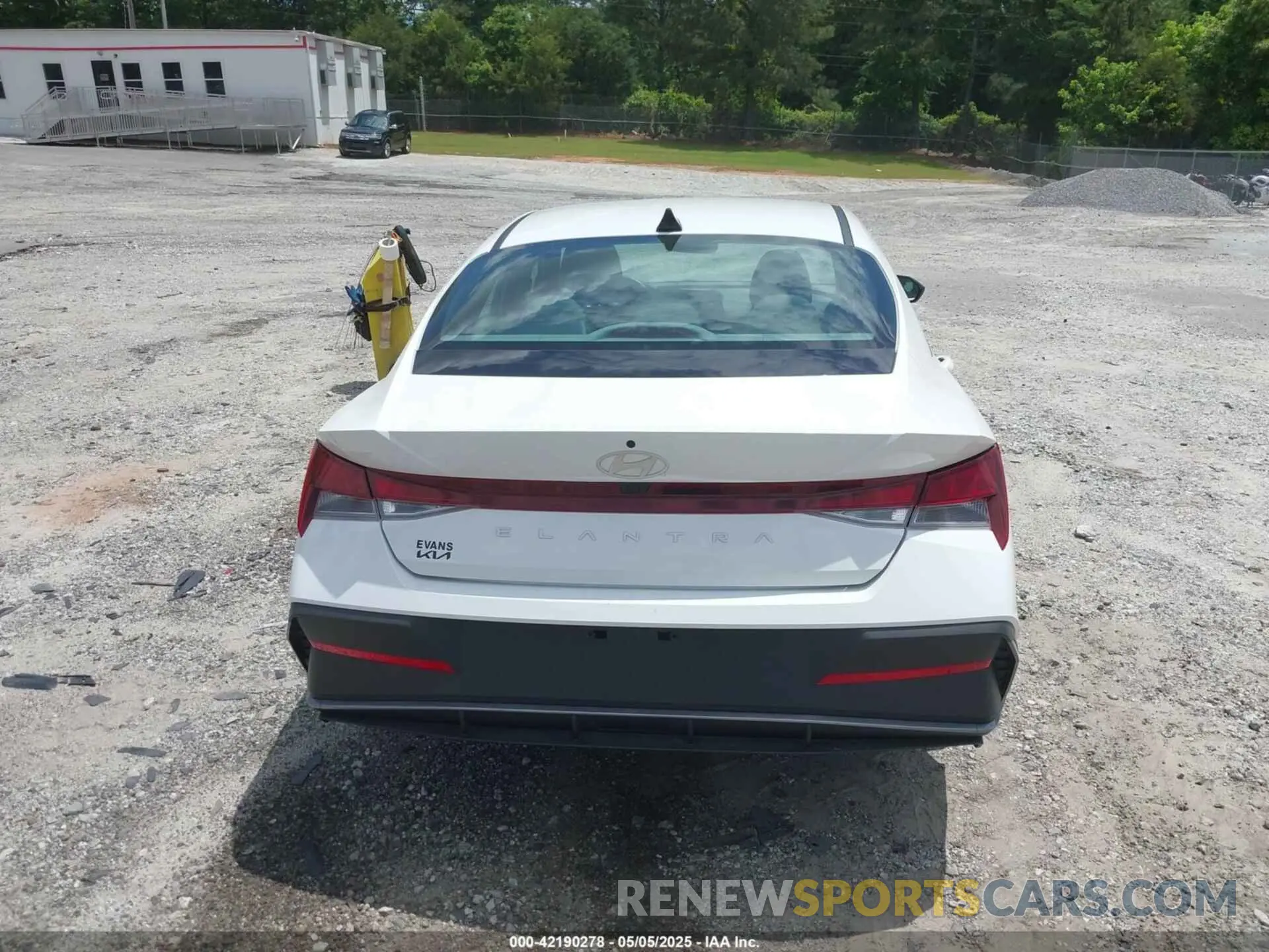 17 Photograph of a damaged car KMHLM4DG0RU672240 HYUNDAI ELANTRA 2024