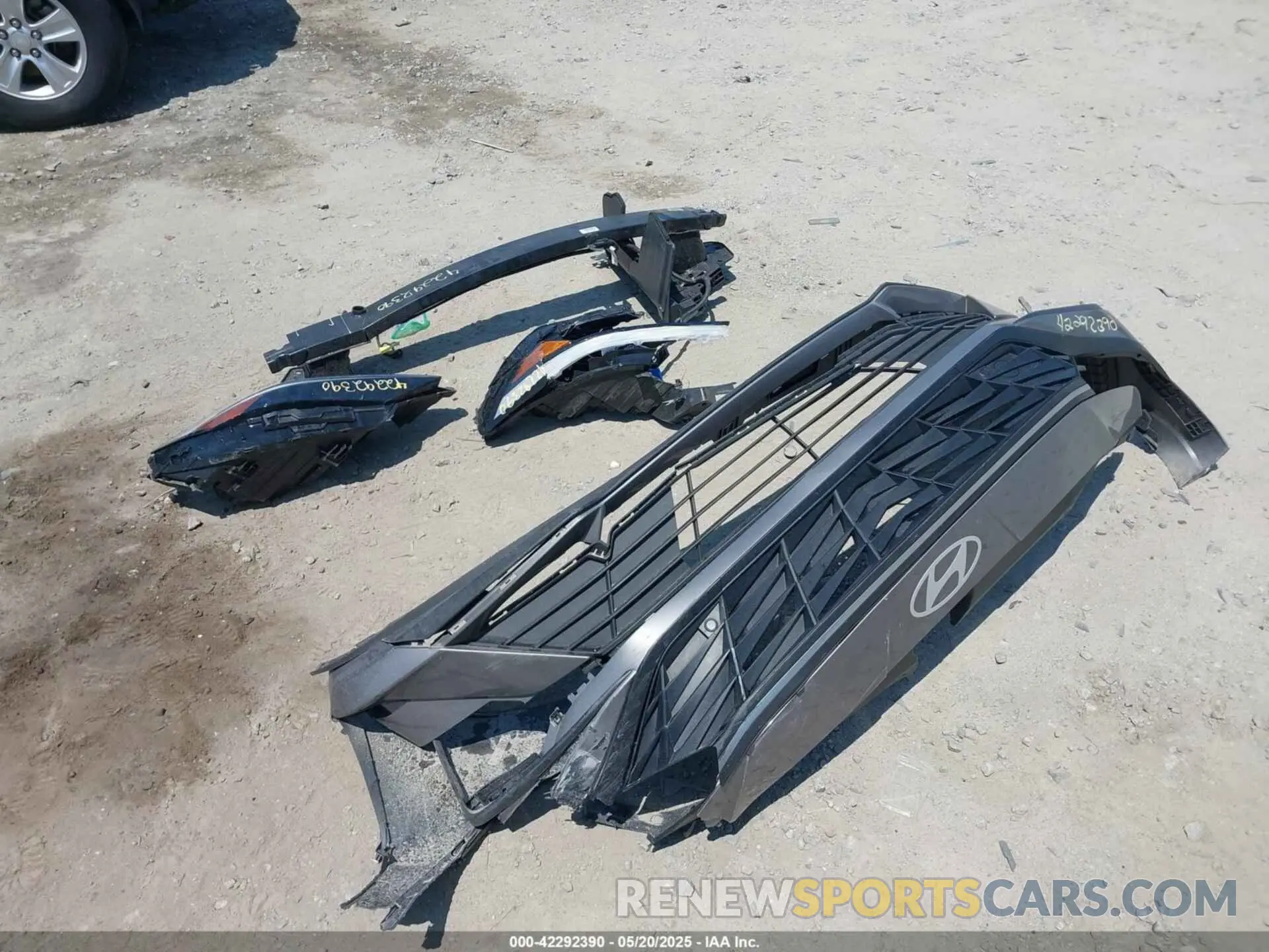 12 Photograph of a damaged car KMHLM4DG0RU684257 HYUNDAI ELANTRA 2024