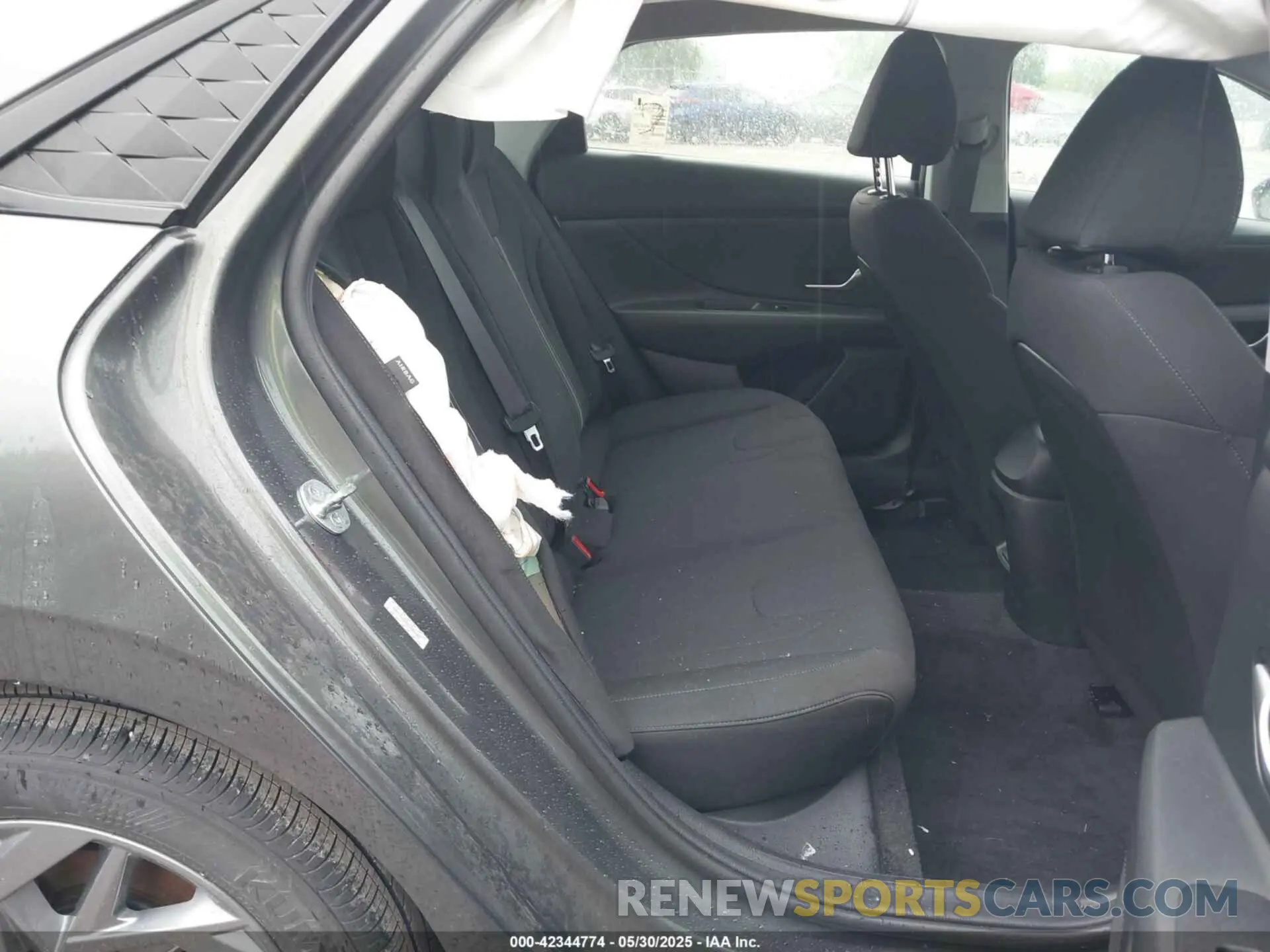 8 Photograph of a damaged car KMHLM4DG0RU685165 HYUNDAI ELANTRA 2024