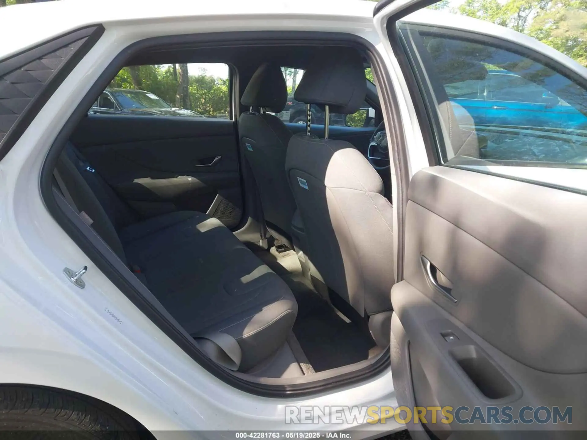 8 Photograph of a damaged car KMHLM4DG0RU685649 HYUNDAI ELANTRA 2024