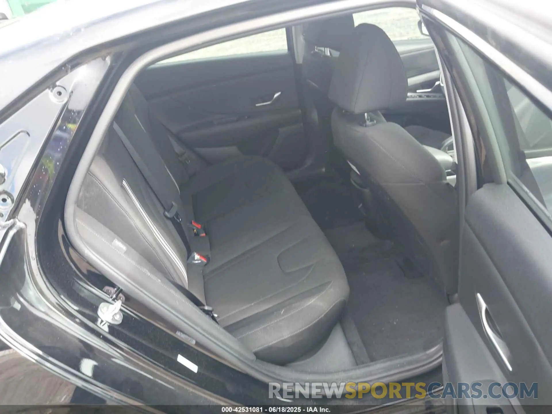 8 Photograph of a damaged car KMHLM4DG0RU833010 HYUNDAI ELANTRA 2024