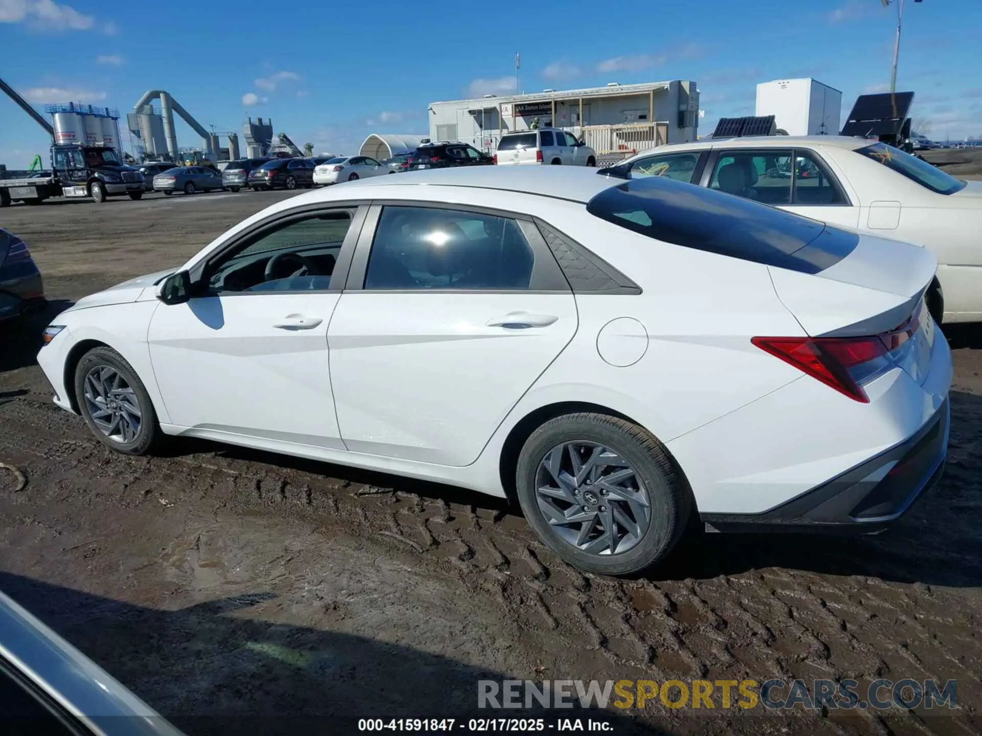 14 Photograph of a damaged car KMHLM4DG1RU729089 HYUNDAI ELANTRA 2024