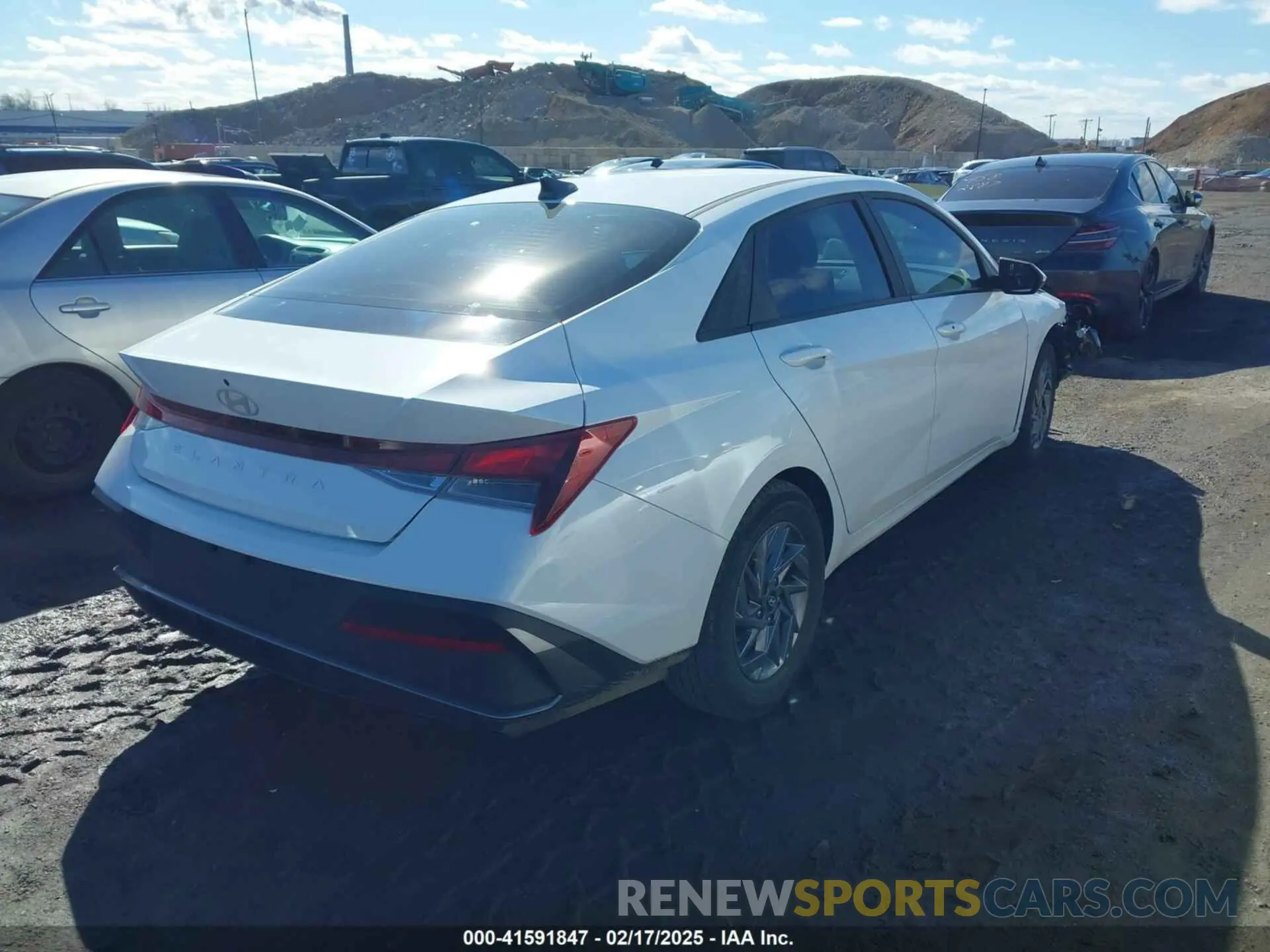4 Photograph of a damaged car KMHLM4DG1RU729089 HYUNDAI ELANTRA 2024