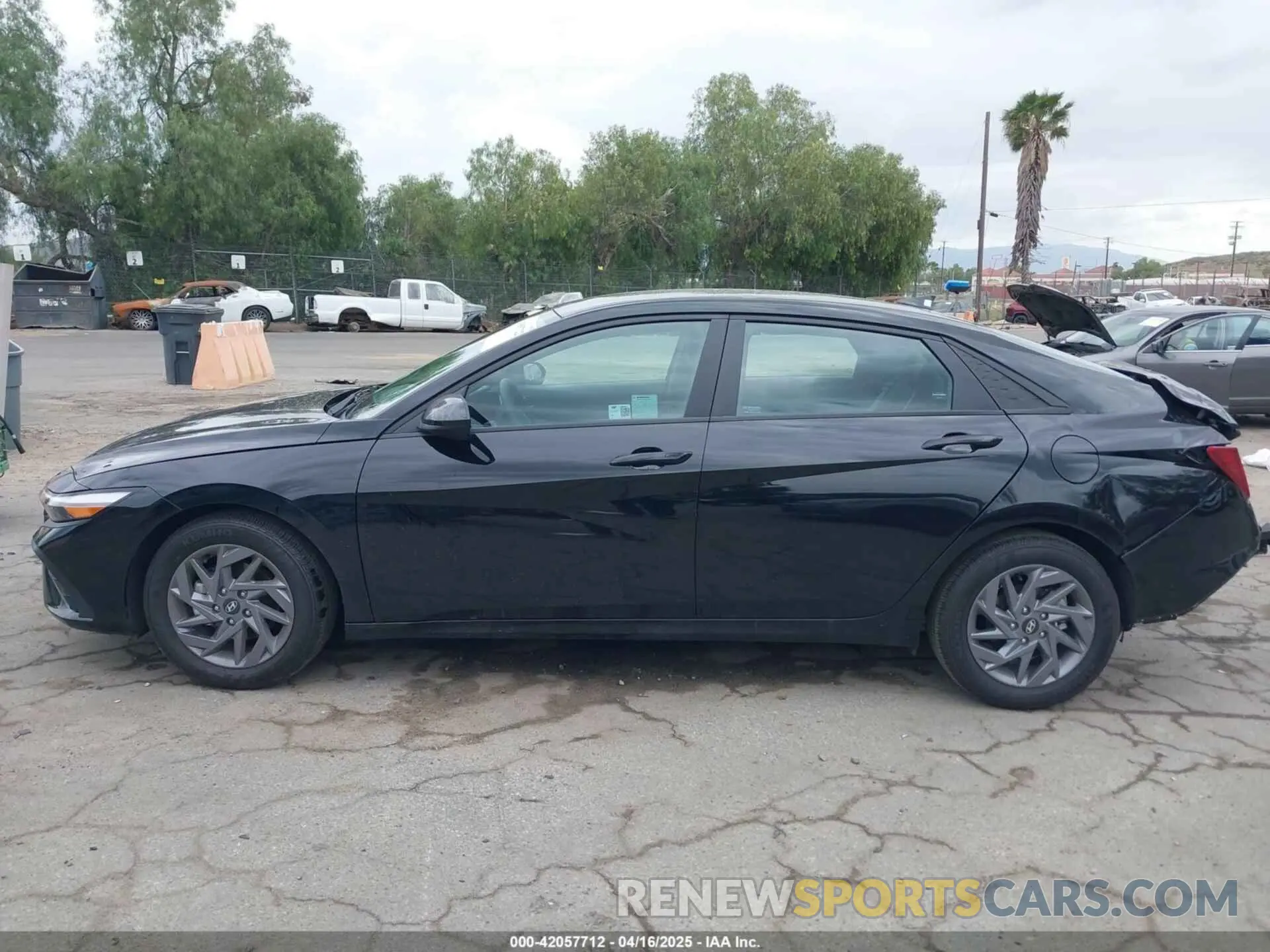 14 Photograph of a damaged car KMHLM4DG1RU730887 HYUNDAI ELANTRA 2024