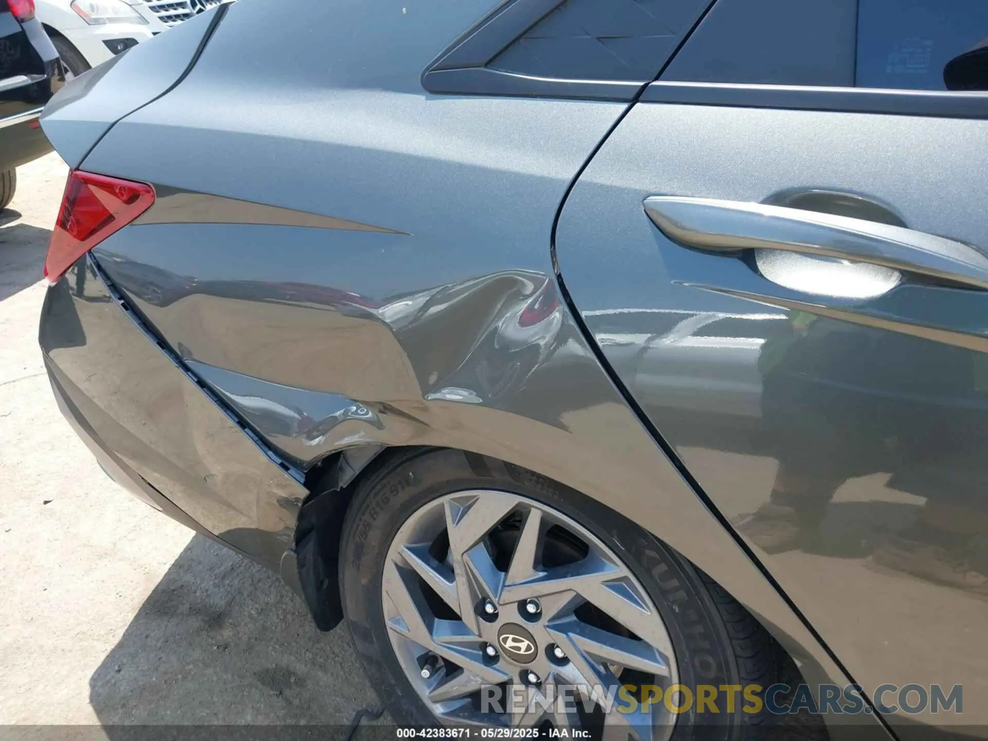 6 Photograph of a damaged car KMHLM4DG1RU741159 HYUNDAI ELANTRA 2024
