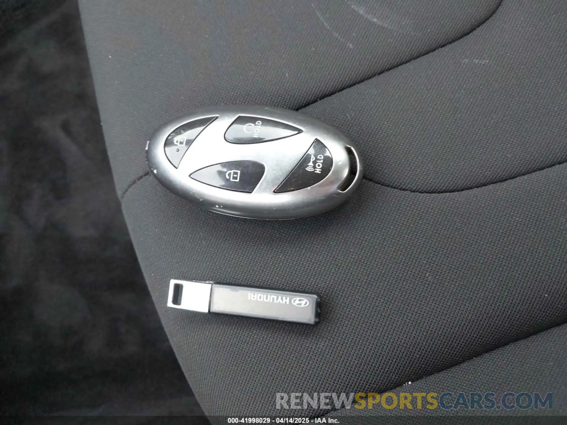 11 Photograph of a damaged car KMHLM4DG1RU836627 HYUNDAI ELANTRA 2024