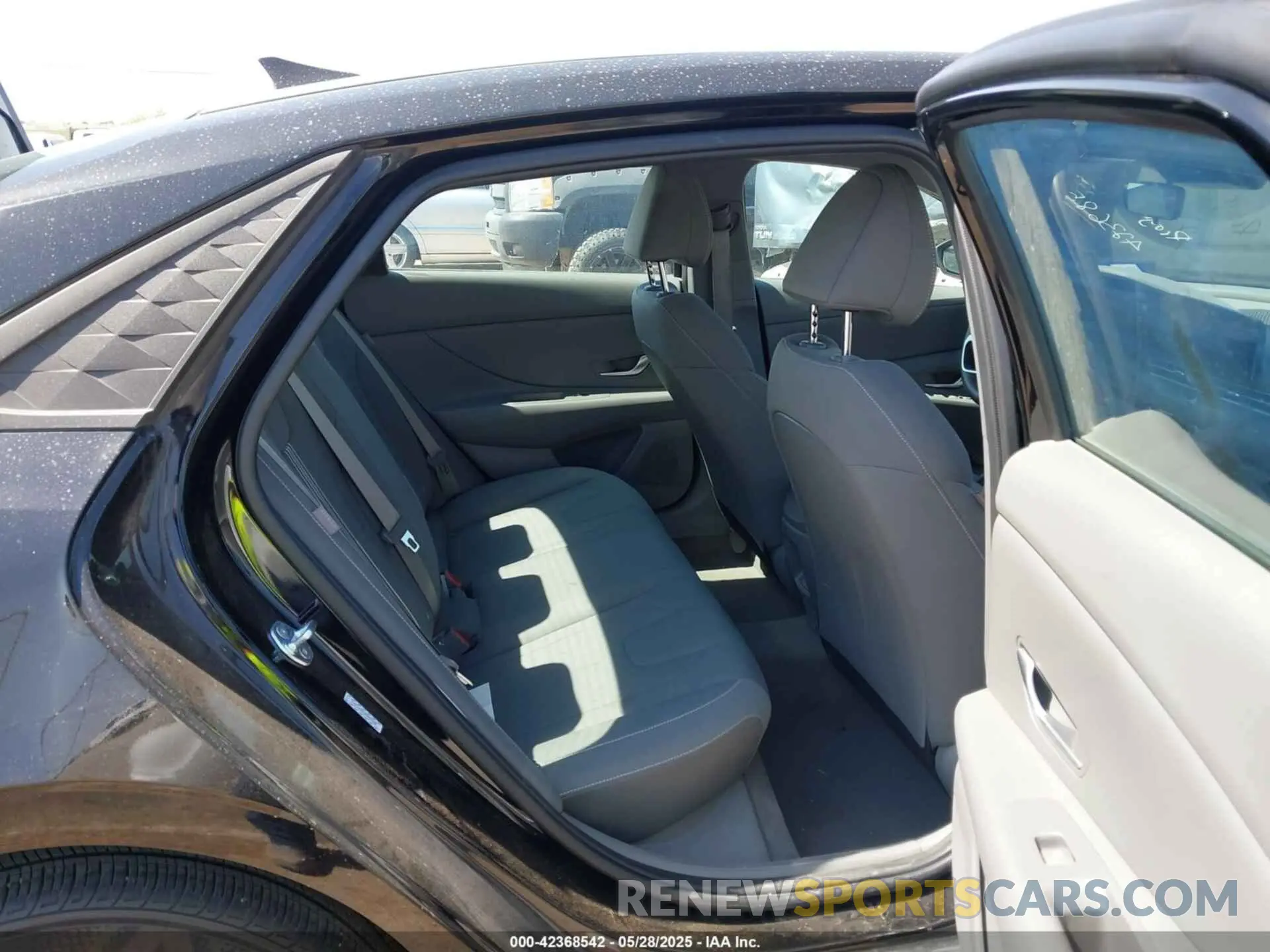 8 Photograph of a damaged car KMHLM4DG1RU852326 HYUNDAI ELANTRA 2024