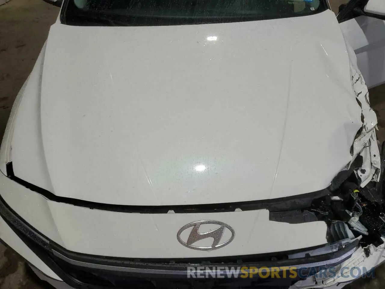 11 Photograph of a damaged car KMHLM4DG2RU647923 HYUNDAI ELANTRA 2024