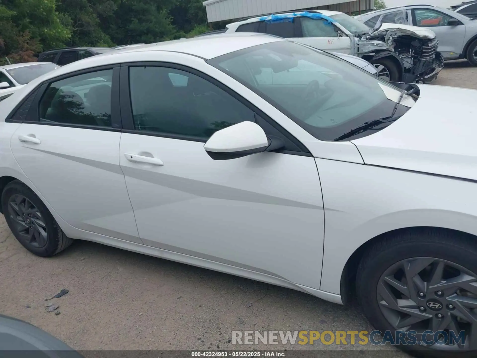 13 Photograph of a damaged car KMHLM4DG2RU648103 HYUNDAI ELANTRA 2024
