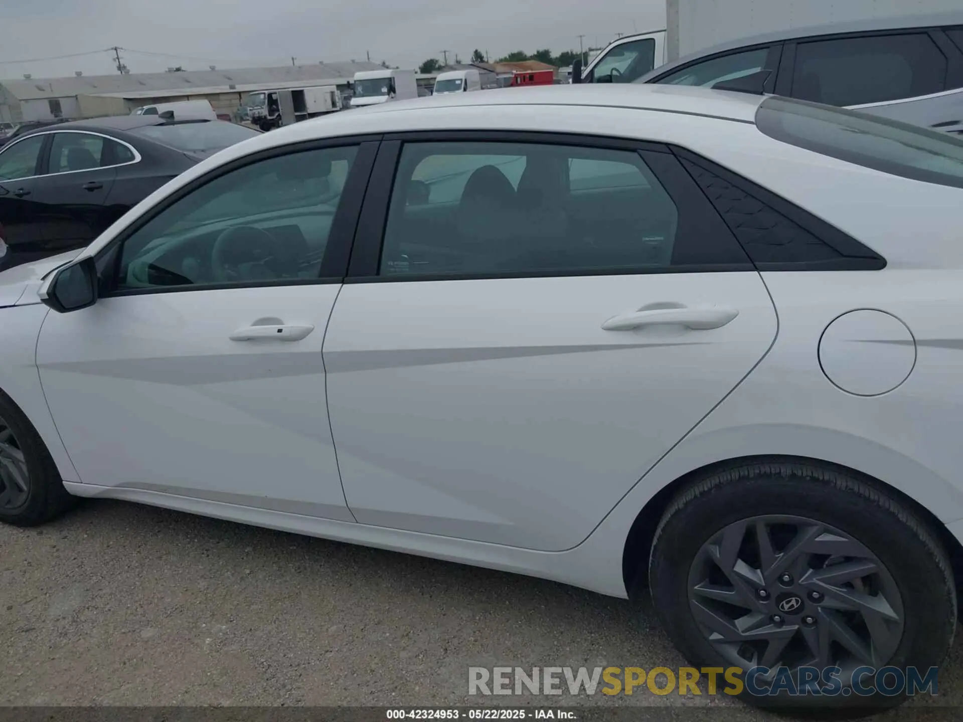 14 Photograph of a damaged car KMHLM4DG2RU648103 HYUNDAI ELANTRA 2024