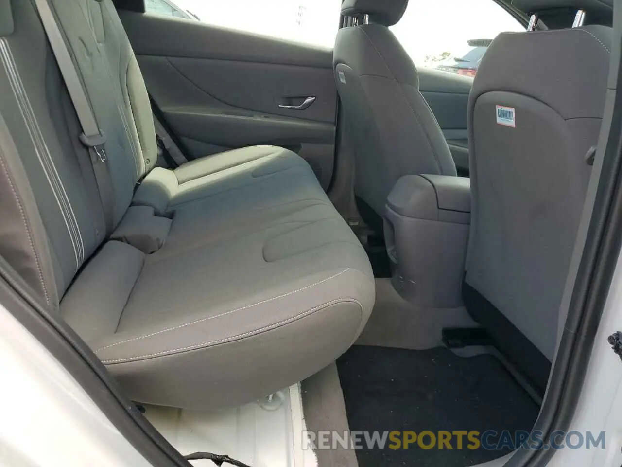 10 Photograph of a damaged car KMHLM4DG2RU696202 HYUNDAI ELANTRA 2024