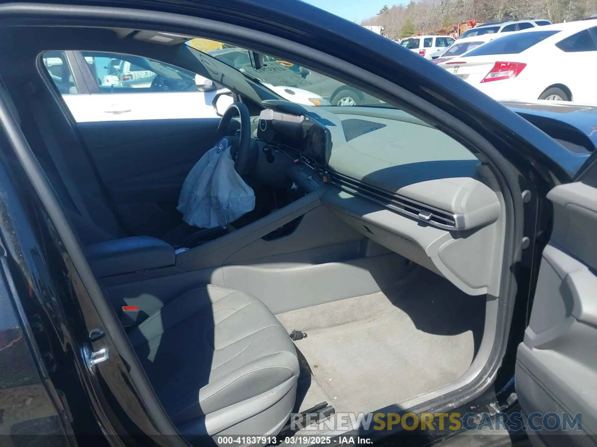 5 Photograph of a damaged car KMHLM4DG2RU725939 HYUNDAI ELANTRA 2024