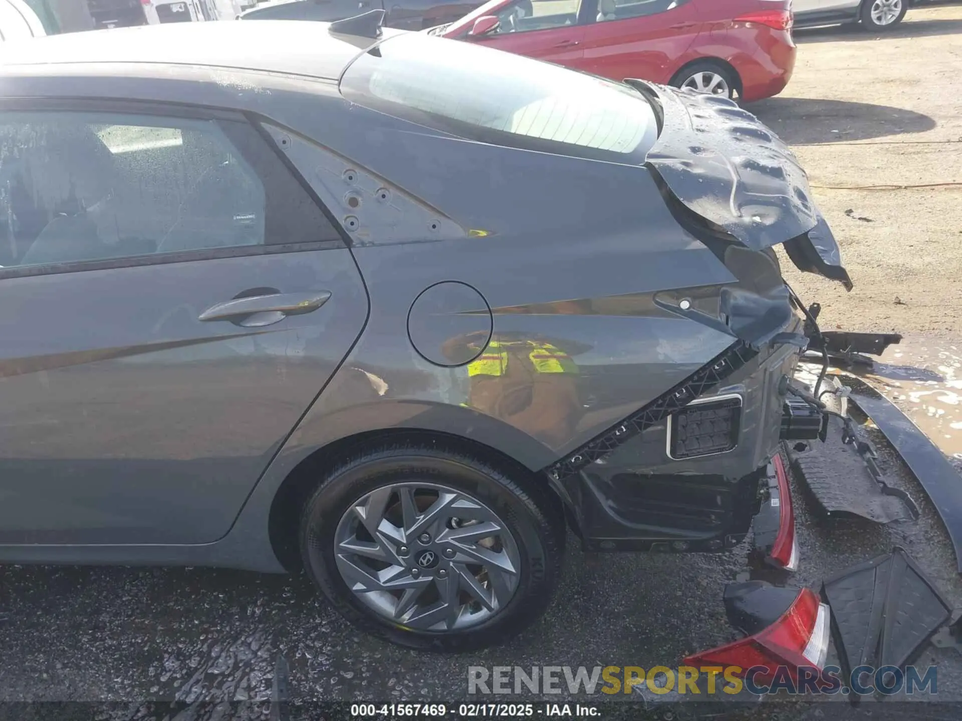 17 Photograph of a damaged car KMHLM4DG2RU735841 HYUNDAI ELANTRA 2024
