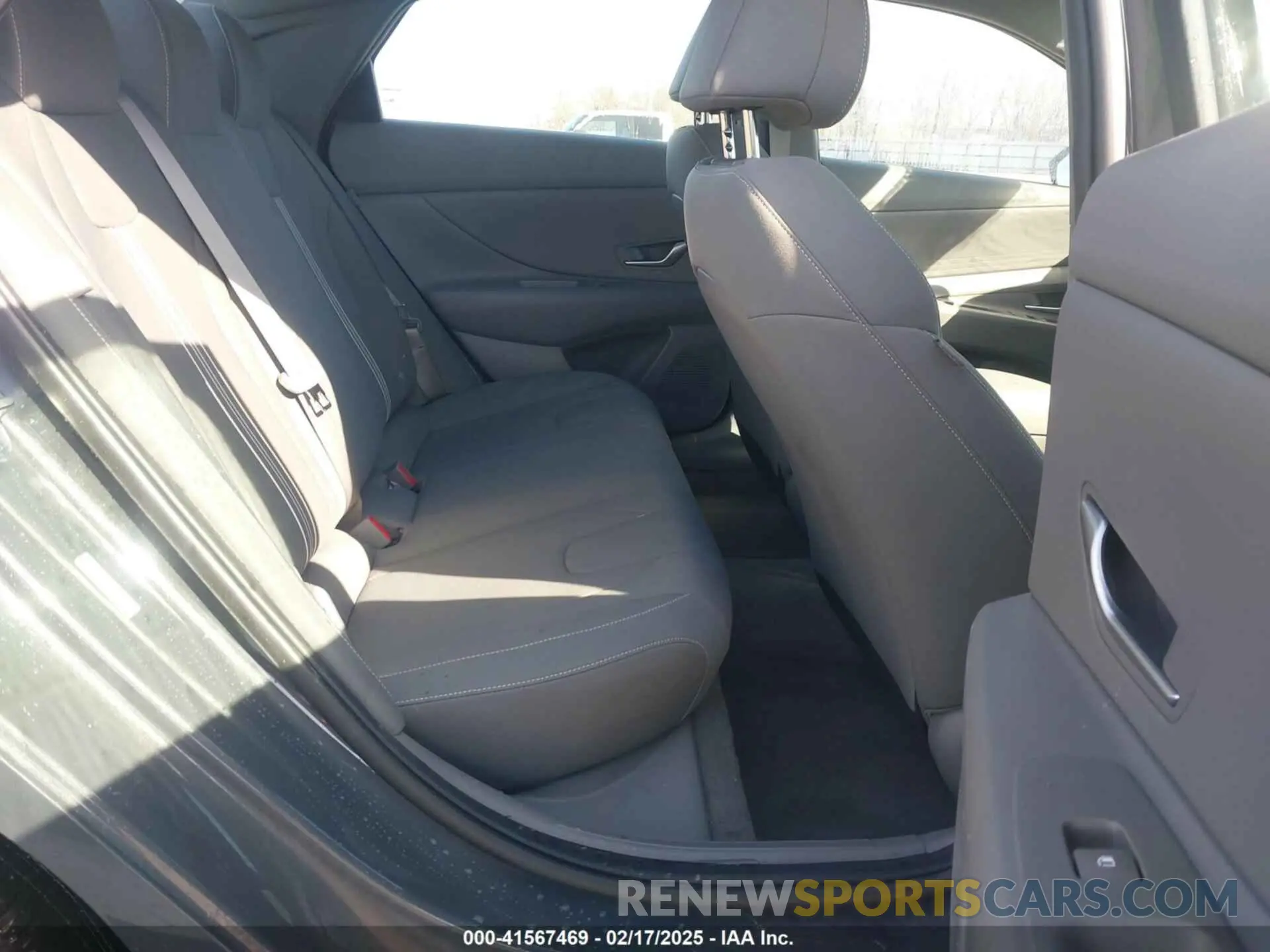 8 Photograph of a damaged car KMHLM4DG2RU735841 HYUNDAI ELANTRA 2024