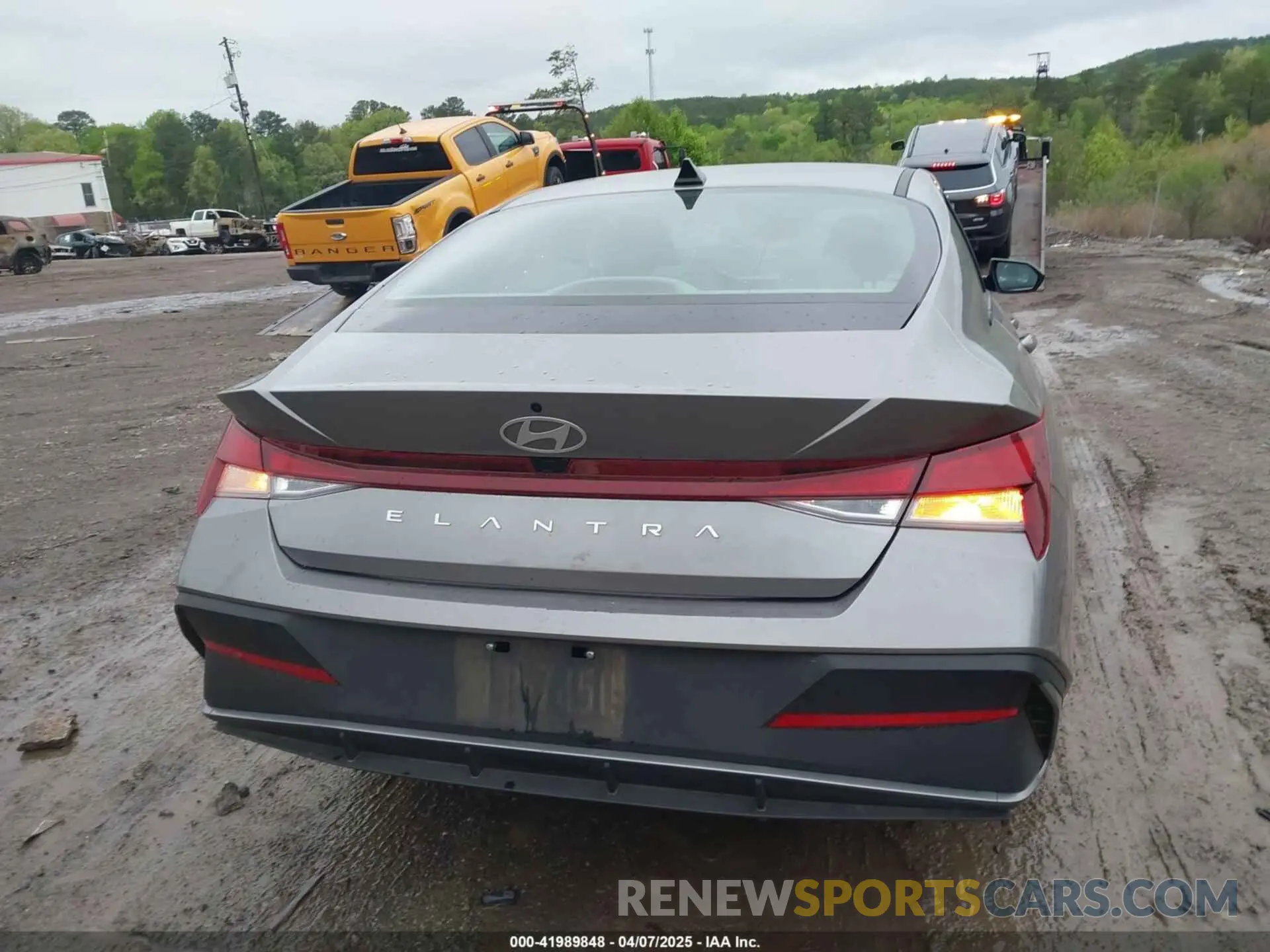 16 Photograph of a damaged car KMHLM4DG2RU748606 HYUNDAI ELANTRA 2024