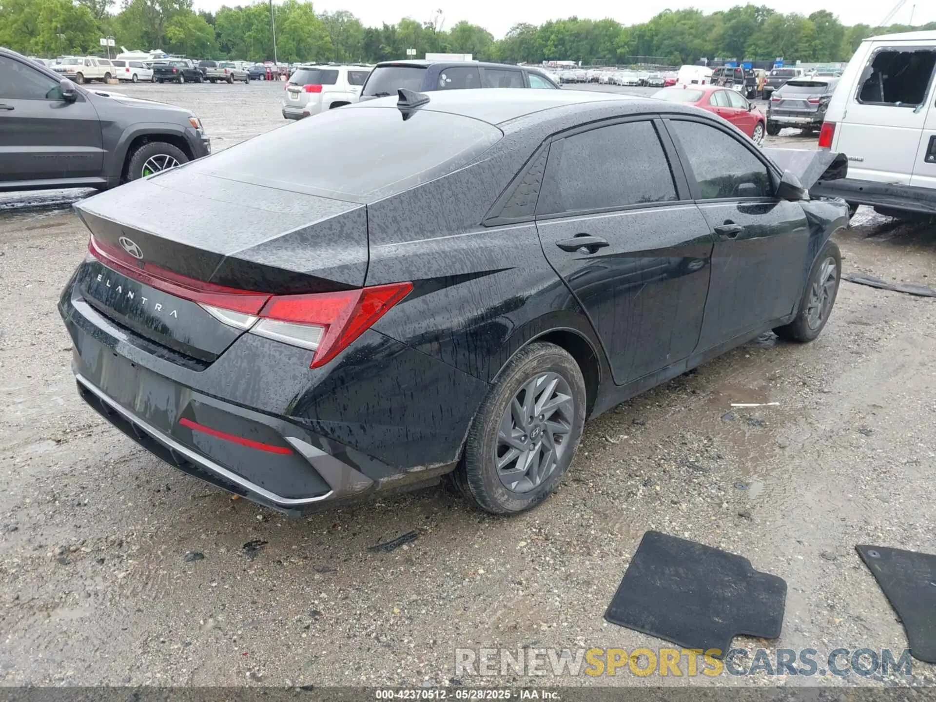 4 Photograph of a damaged car KMHLM4DG2RU783193 HYUNDAI ELANTRA 2024