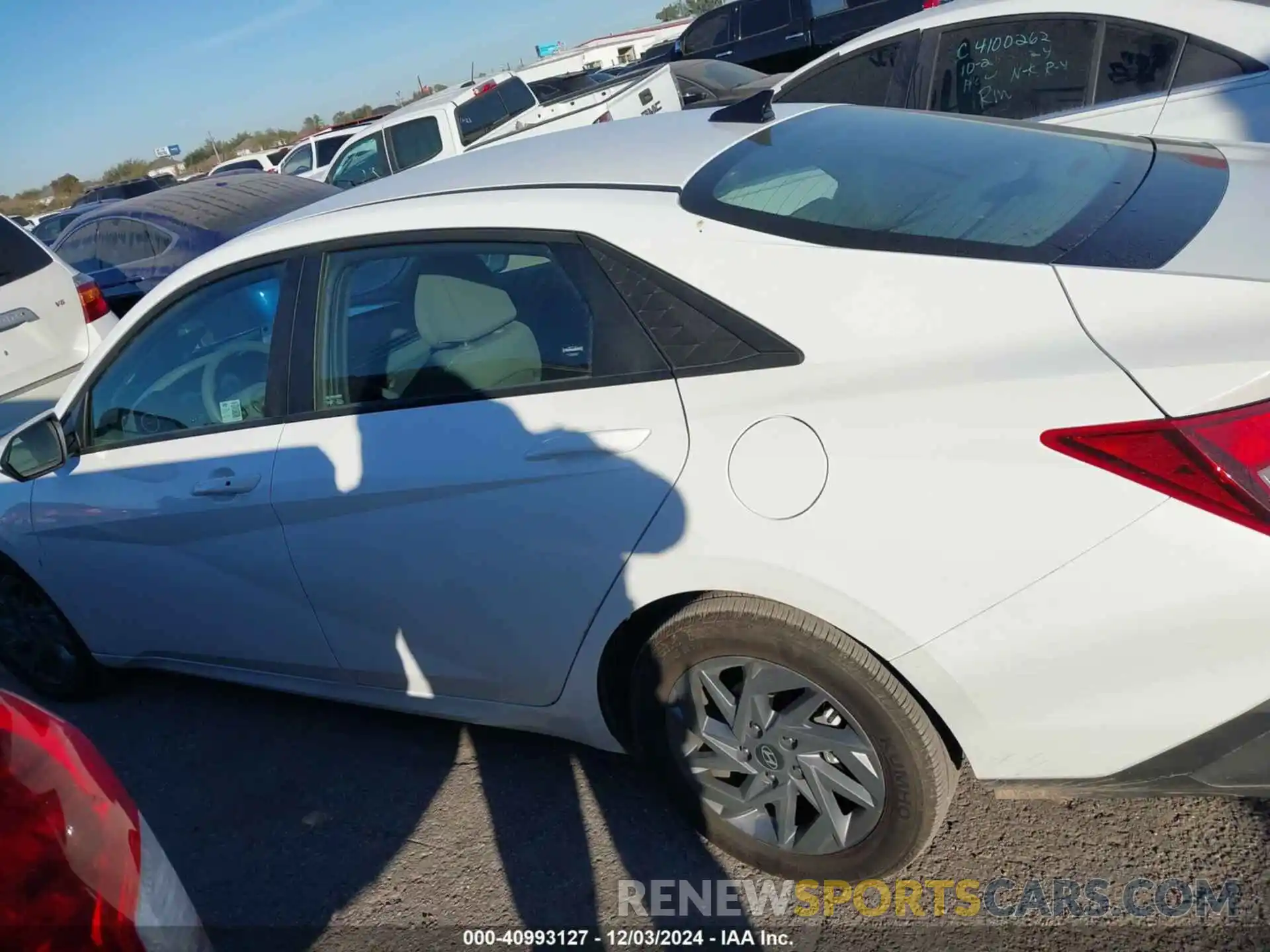 14 Photograph of a damaged car KMHLM4DG2RU792380 HYUNDAI ELANTRA 2024