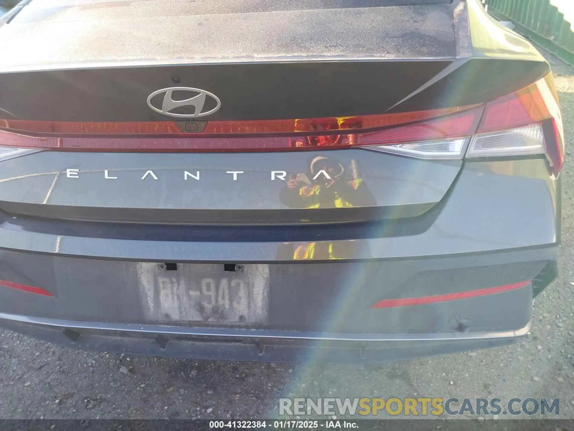 21 Photograph of a damaged car KMHLM4DG3RU686052 HYUNDAI ELANTRA 2024
