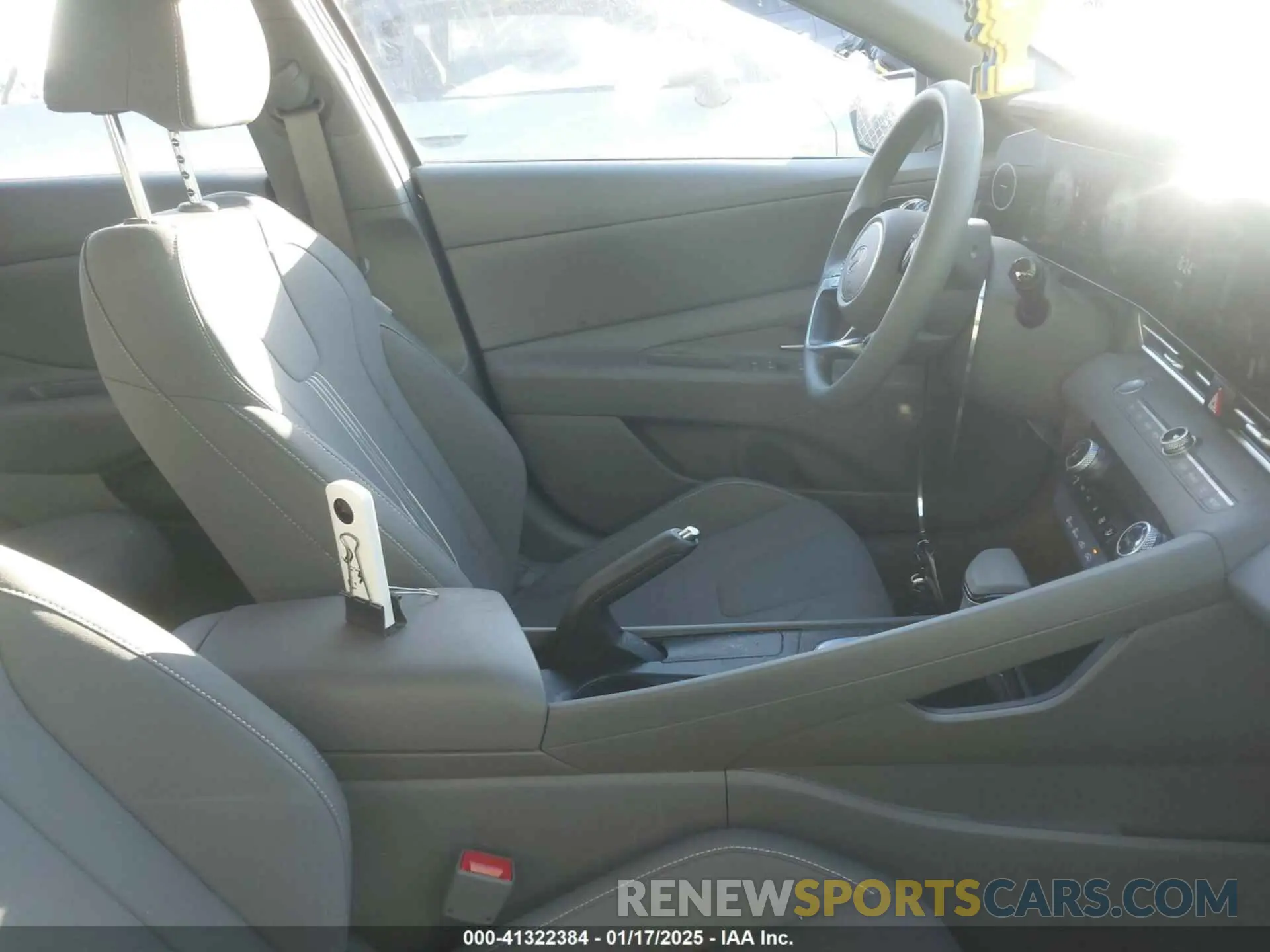 5 Photograph of a damaged car KMHLM4DG3RU686052 HYUNDAI ELANTRA 2024