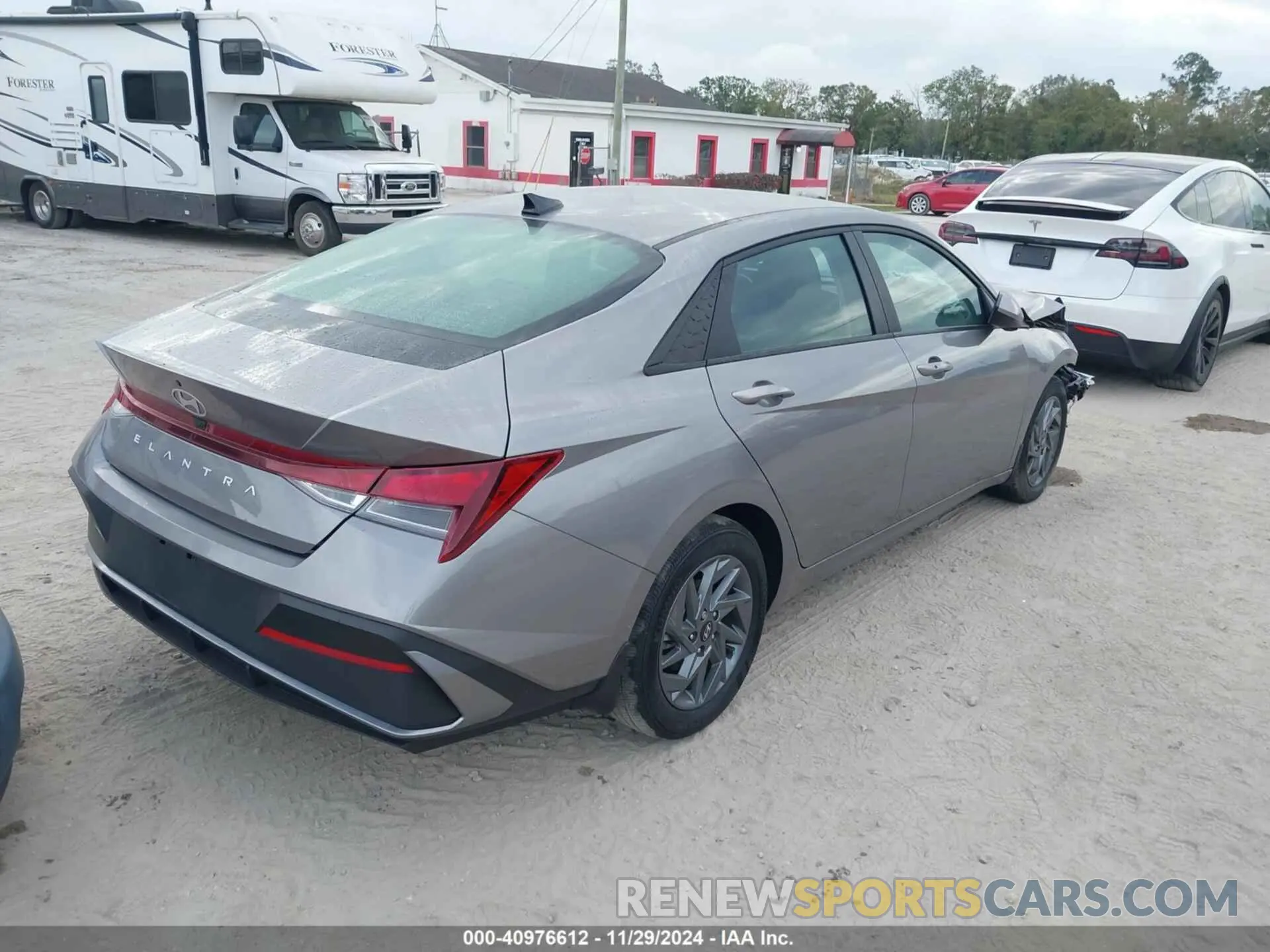 4 Photograph of a damaged car KMHLM4DG3RU693115 HYUNDAI ELANTRA 2024
