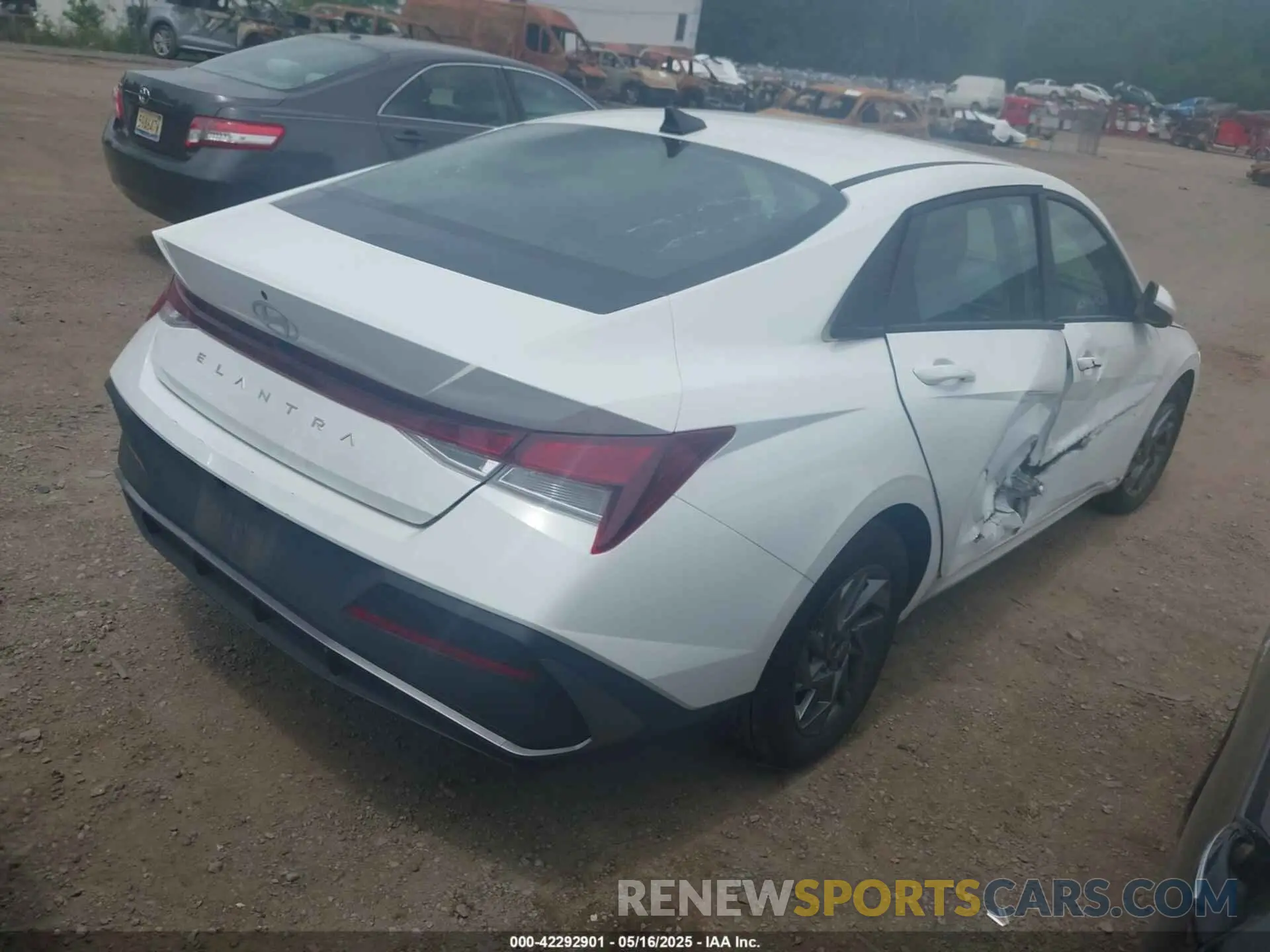 4 Photograph of a damaged car KMHLM4DG3RU740482 HYUNDAI ELANTRA 2024
