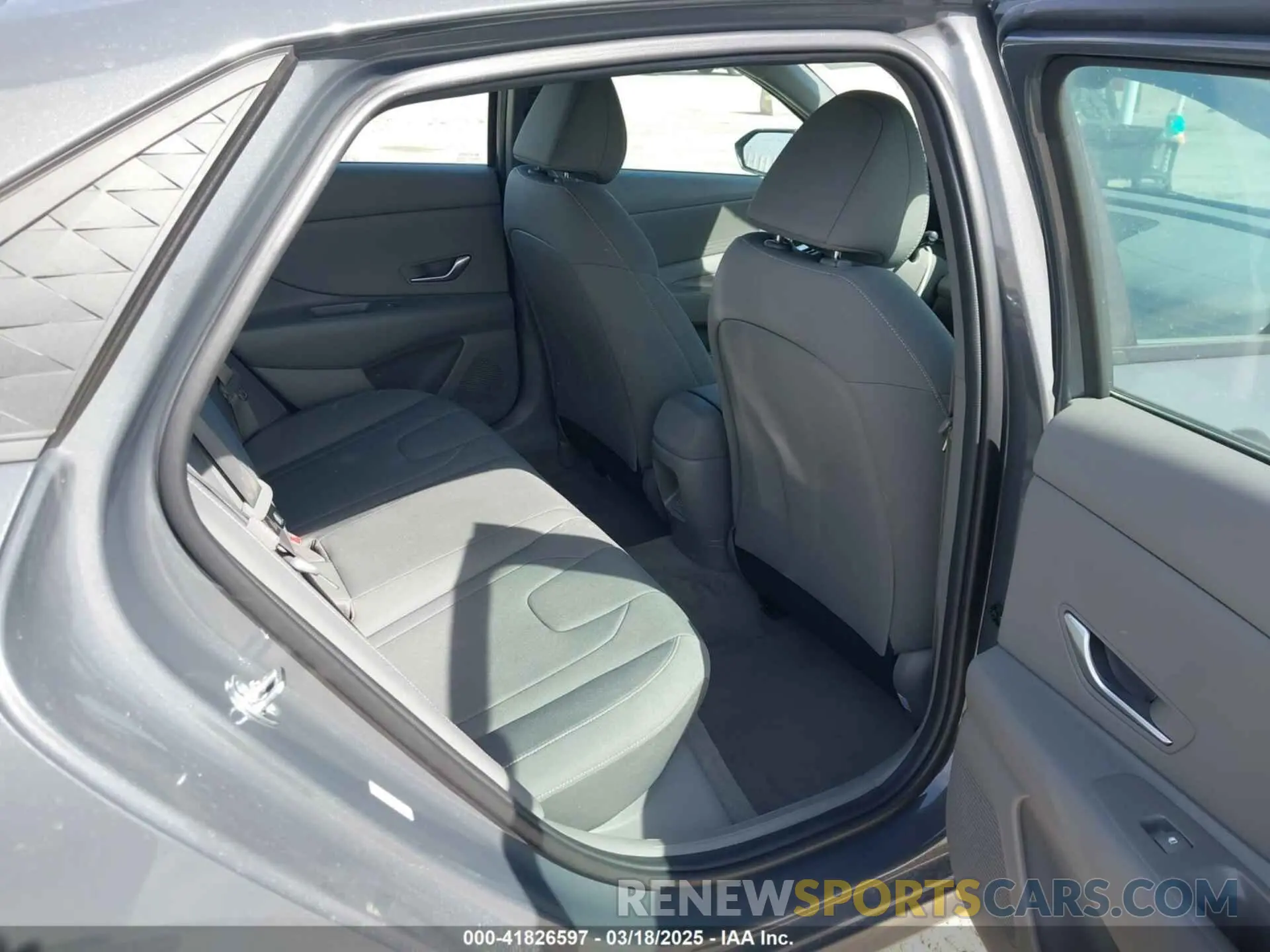 8 Photograph of a damaged car KMHLM4DG3RU792467 HYUNDAI ELANTRA 2024