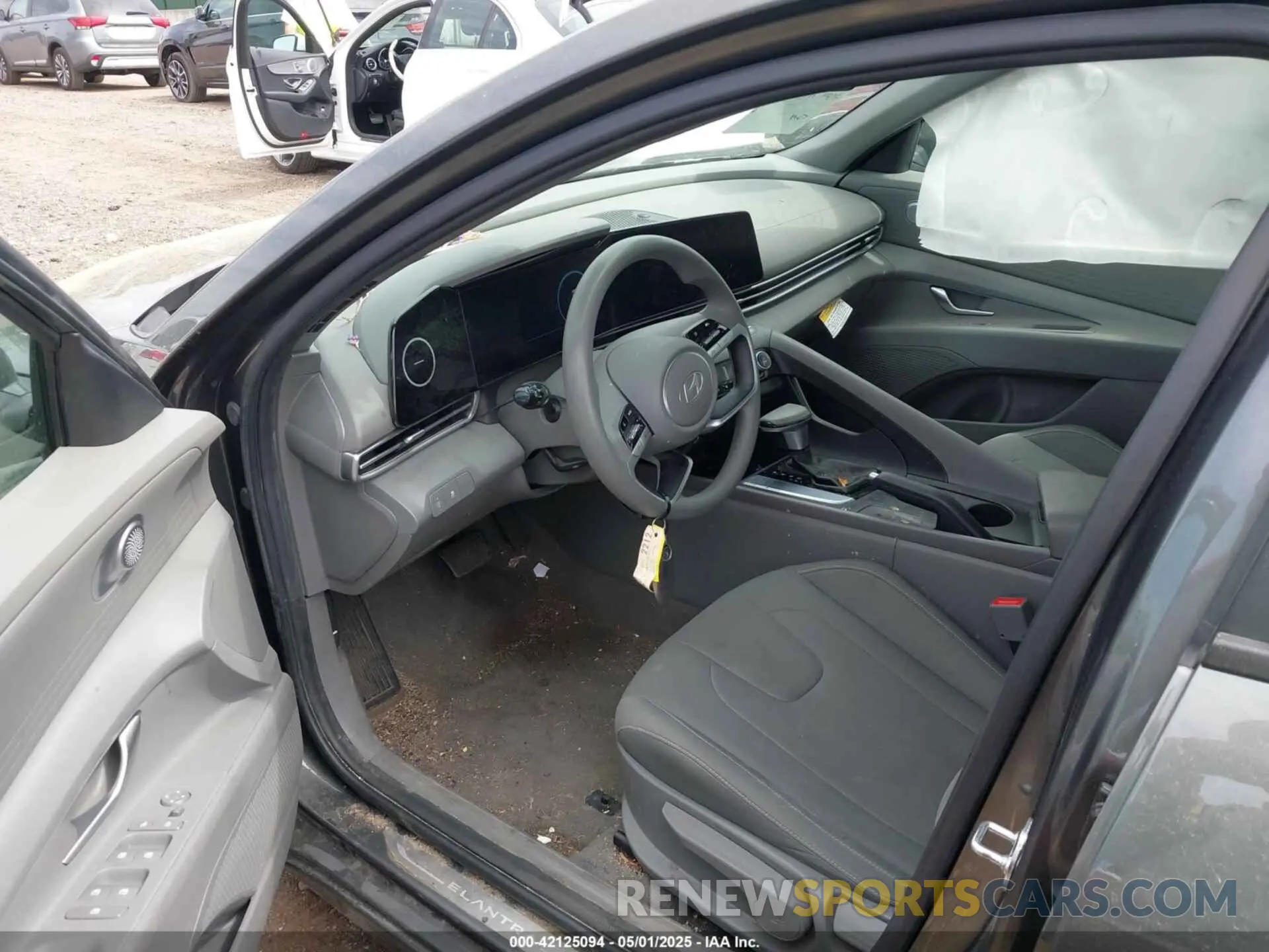 5 Photograph of a damaged car KMHLM4DG3RU812894 HYUNDAI ELANTRA 2024
