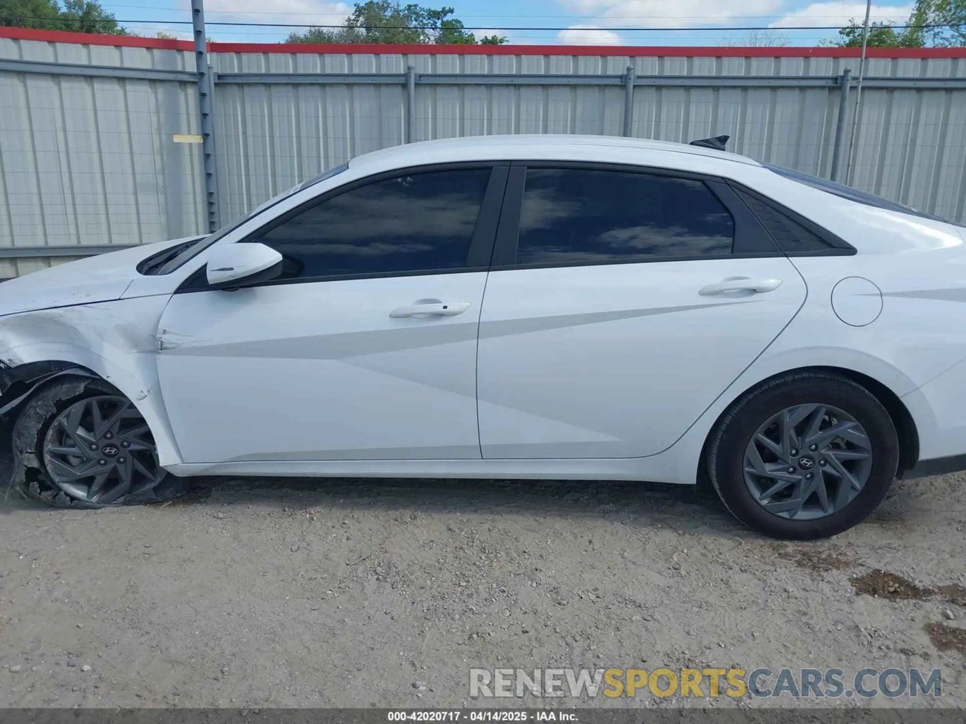 14 Photograph of a damaged car KMHLM4DG4RU642352 HYUNDAI ELANTRA 2024