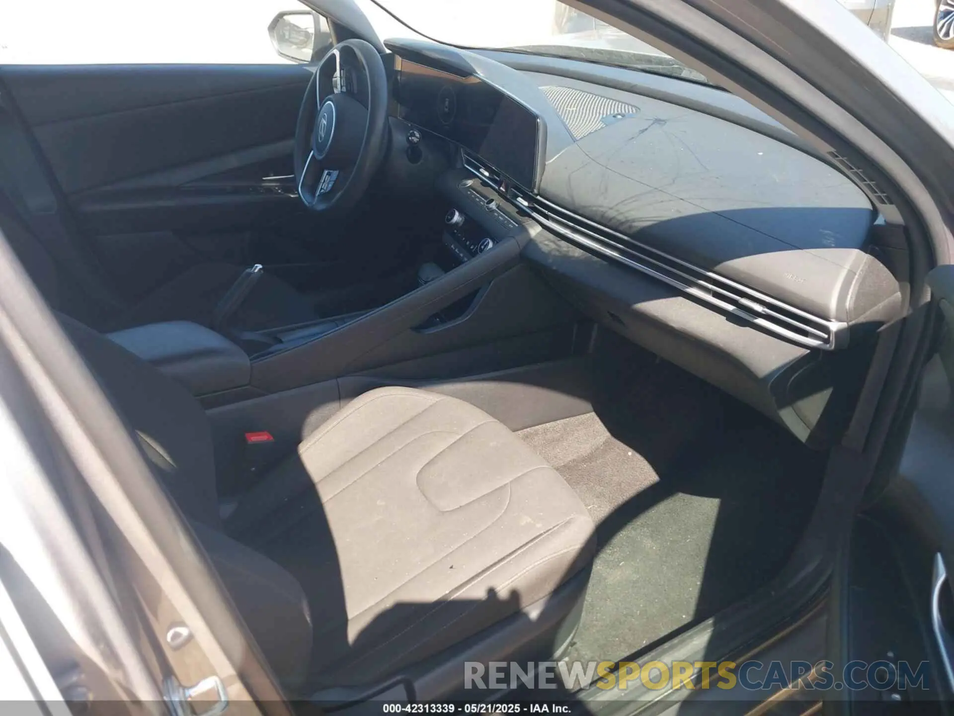 5 Photograph of a damaged car KMHLM4DG4RU650418 HYUNDAI ELANTRA 2024