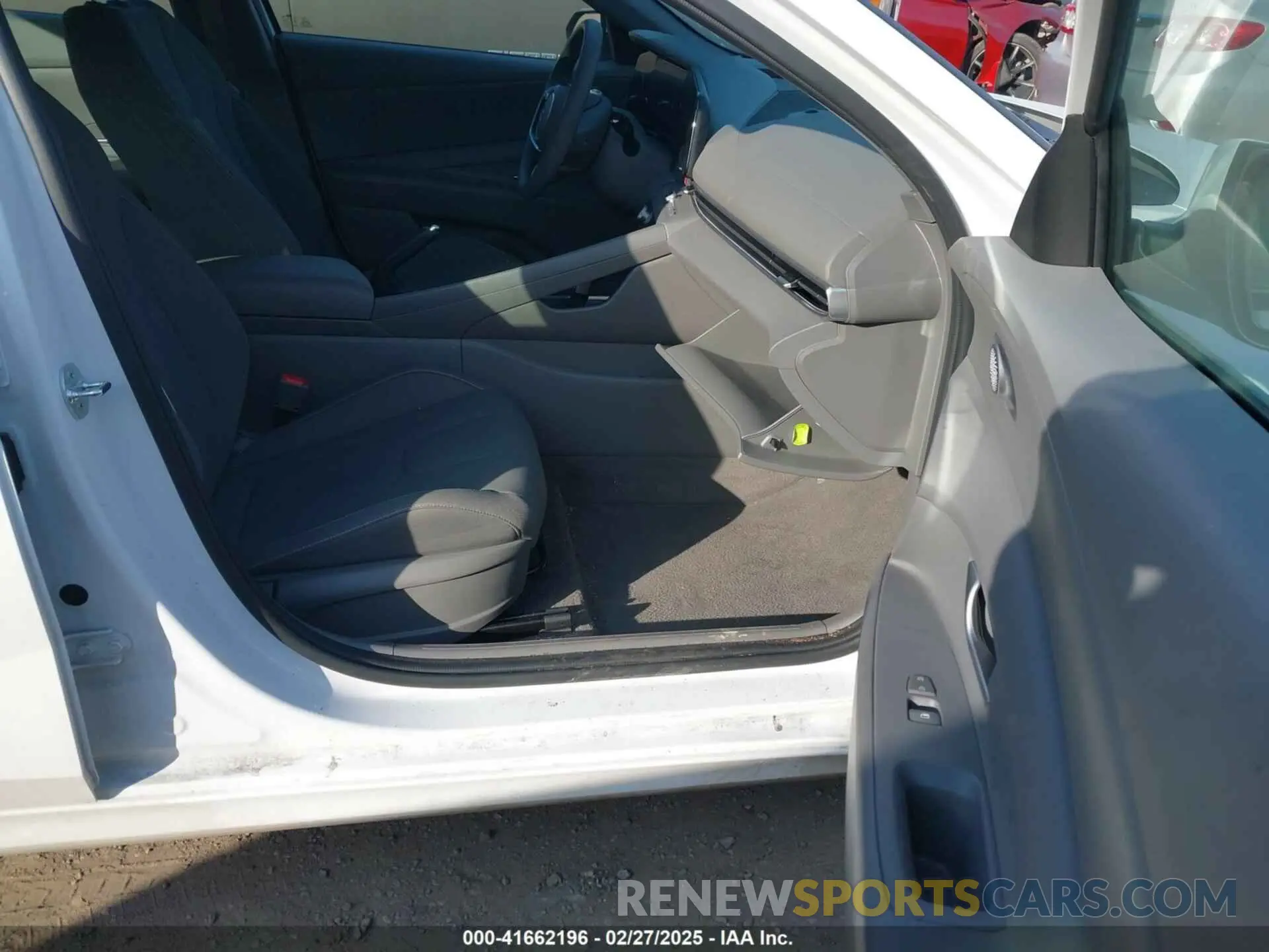 5 Photograph of a damaged car KMHLM4DG4RU681037 HYUNDAI ELANTRA 2024