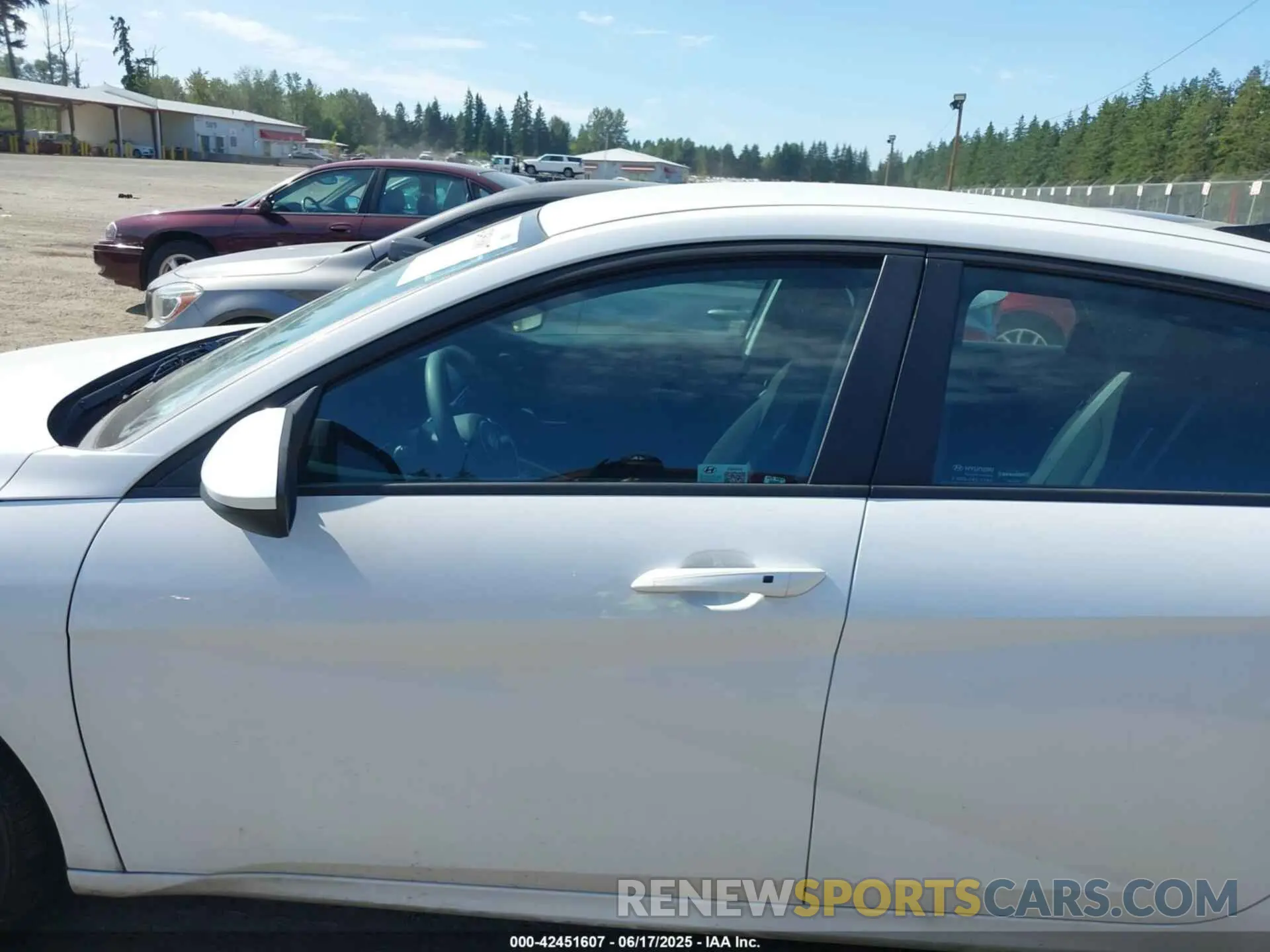 15 Photograph of a damaged car KMHLM4DG4RU694158 HYUNDAI ELANTRA 2024