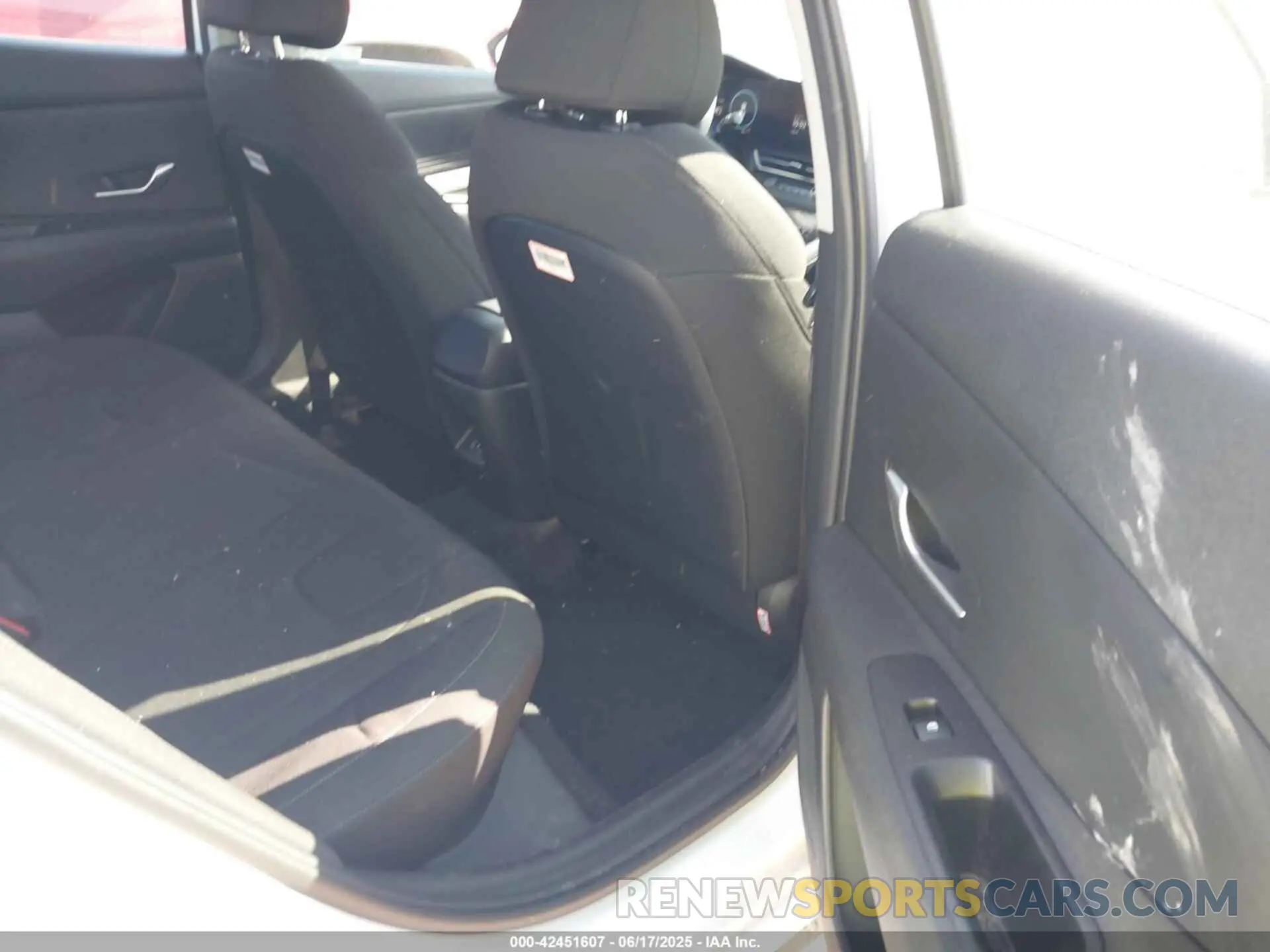 8 Photograph of a damaged car KMHLM4DG4RU694158 HYUNDAI ELANTRA 2024