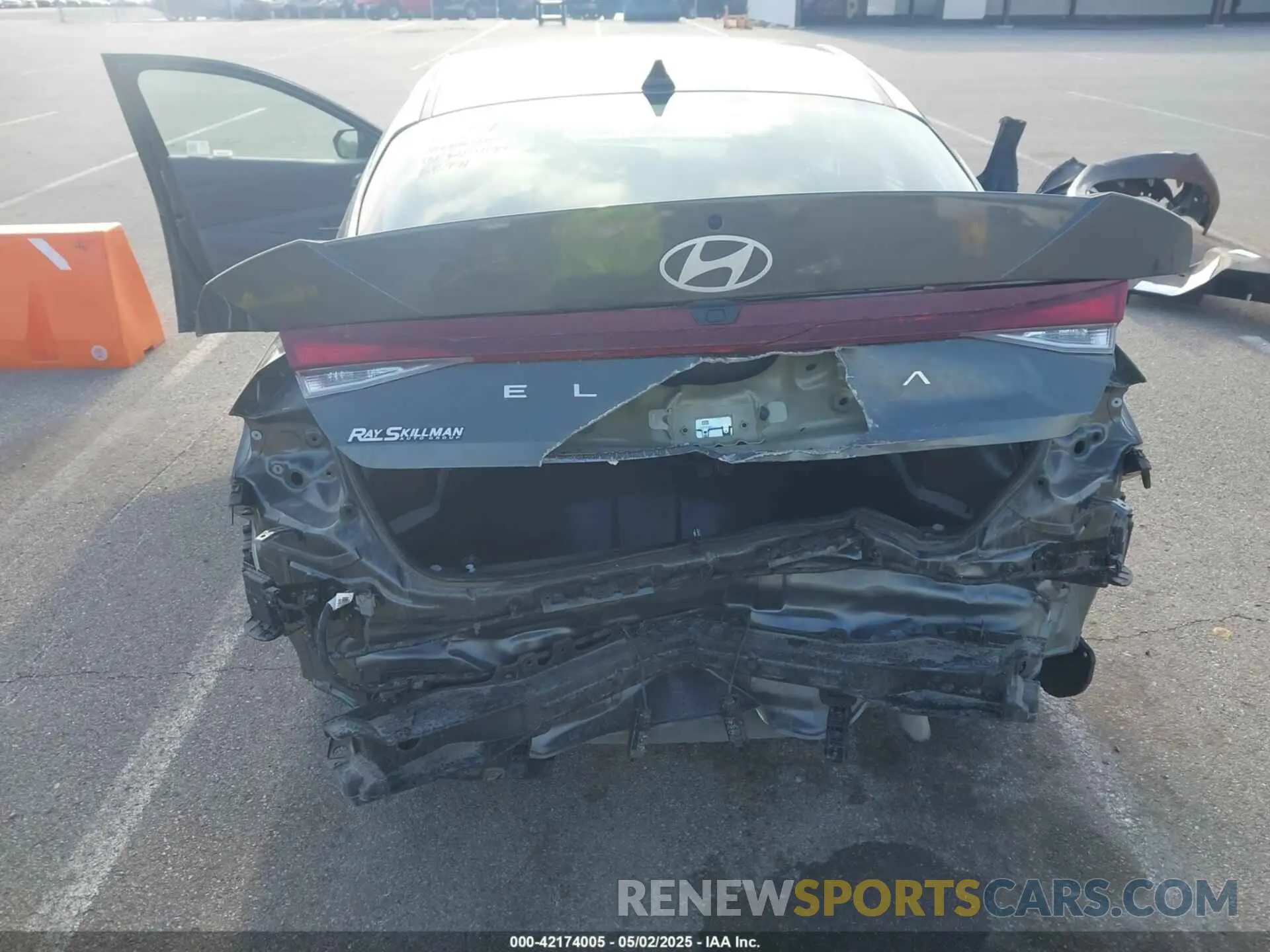 19 Photograph of a damaged car KMHLM4DG4RU785057 HYUNDAI ELANTRA 2024