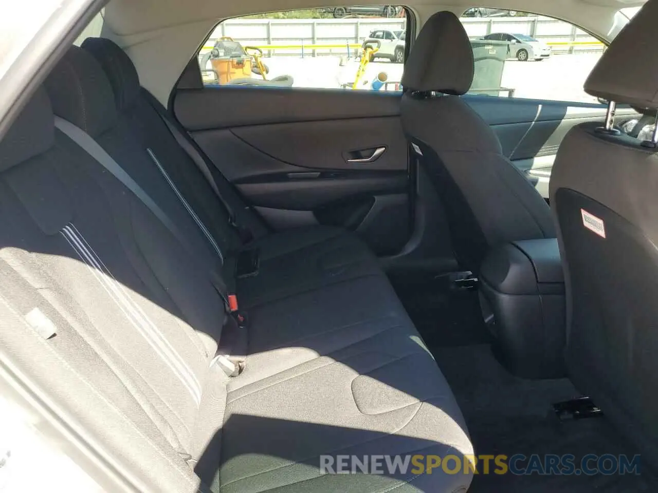 10 Photograph of a damaged car KMHLM4DG4RU835410 HYUNDAI ELANTRA 2024