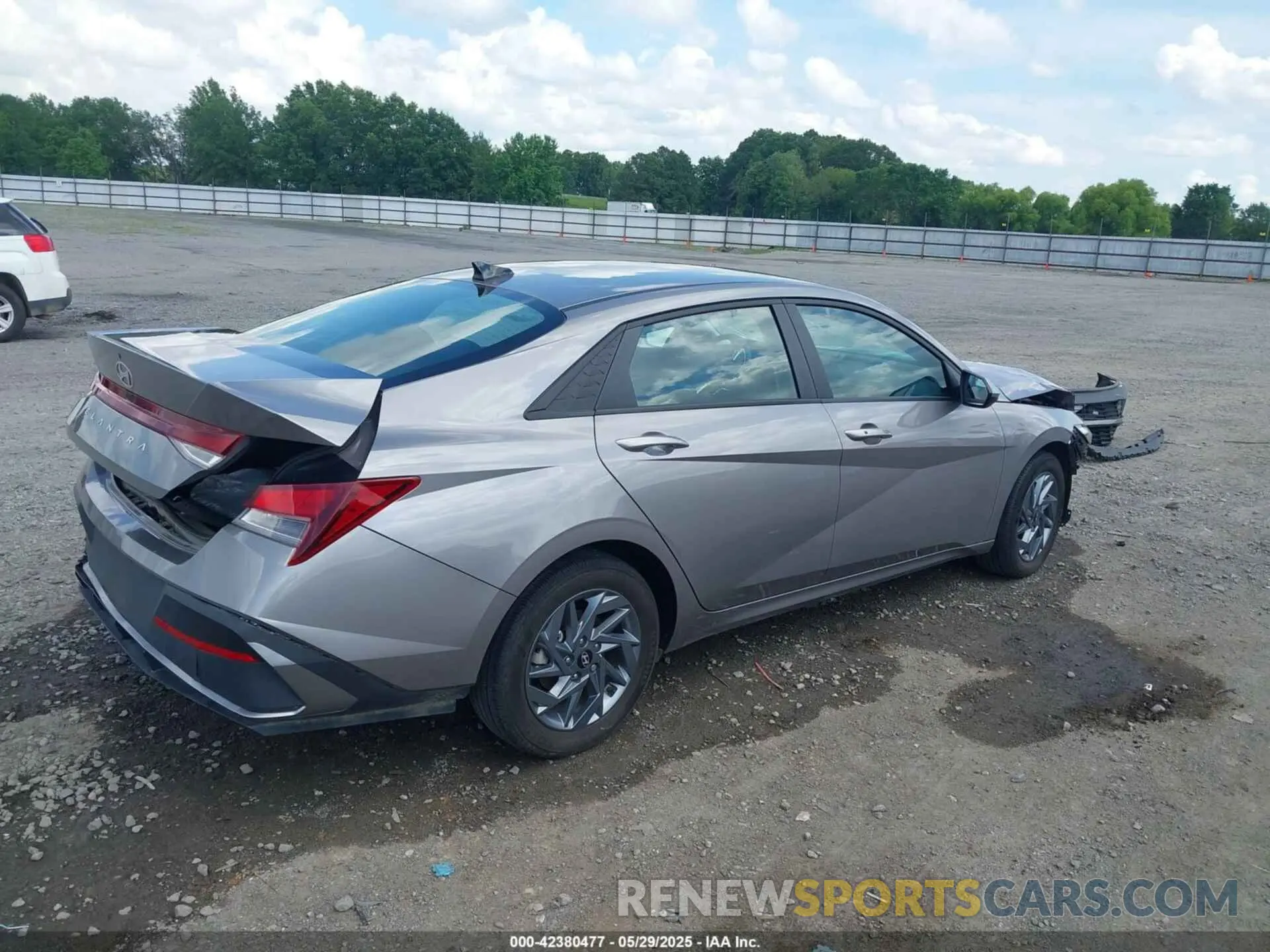 4 Photograph of a damaged car KMHLM4DG6RU705628 HYUNDAI ELANTRA 2024