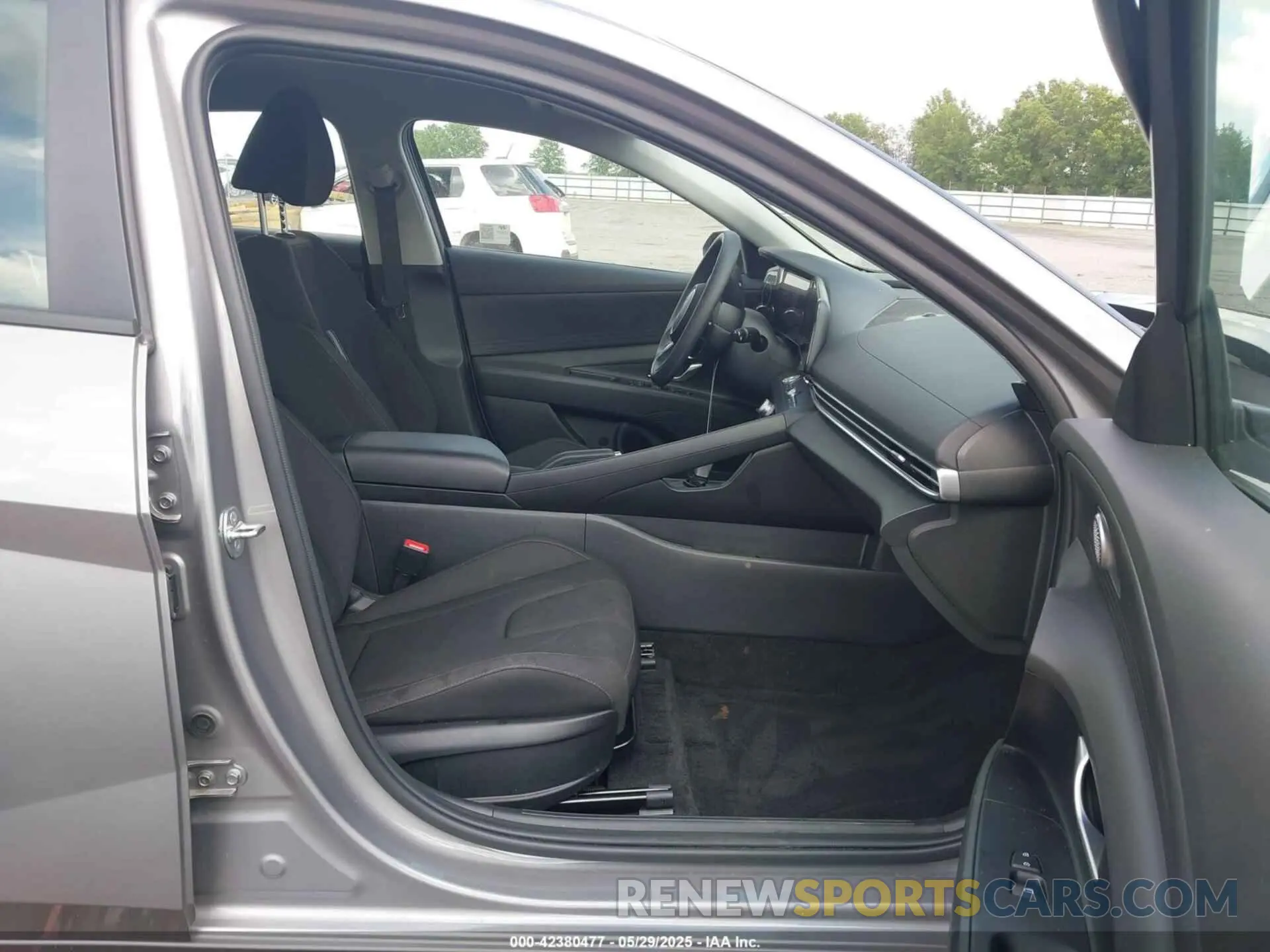 5 Photograph of a damaged car KMHLM4DG6RU705628 HYUNDAI ELANTRA 2024