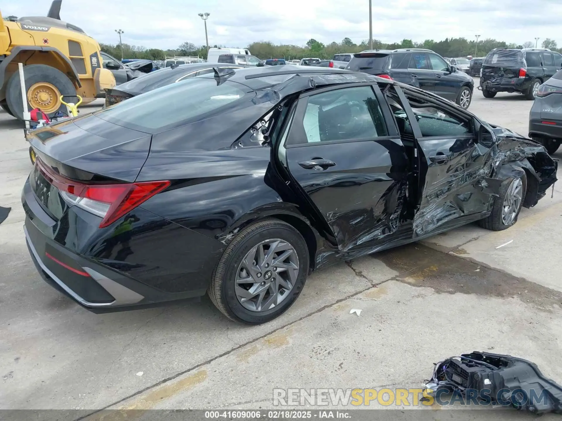 4 Photograph of a damaged car KMHLM4DG6RU747622 HYUNDAI ELANTRA 2024