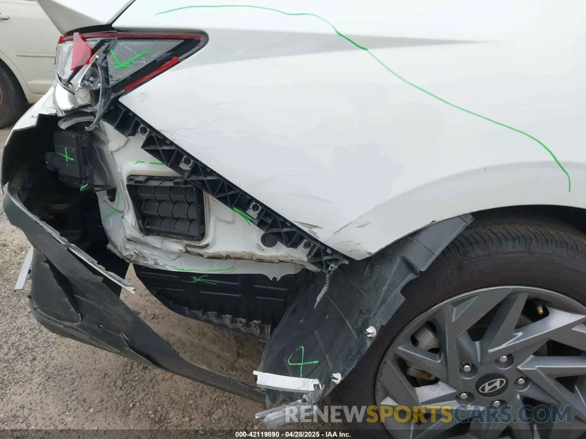 19 Photograph of a damaged car KMHLM4DG7RU666094 HYUNDAI ELANTRA 2024