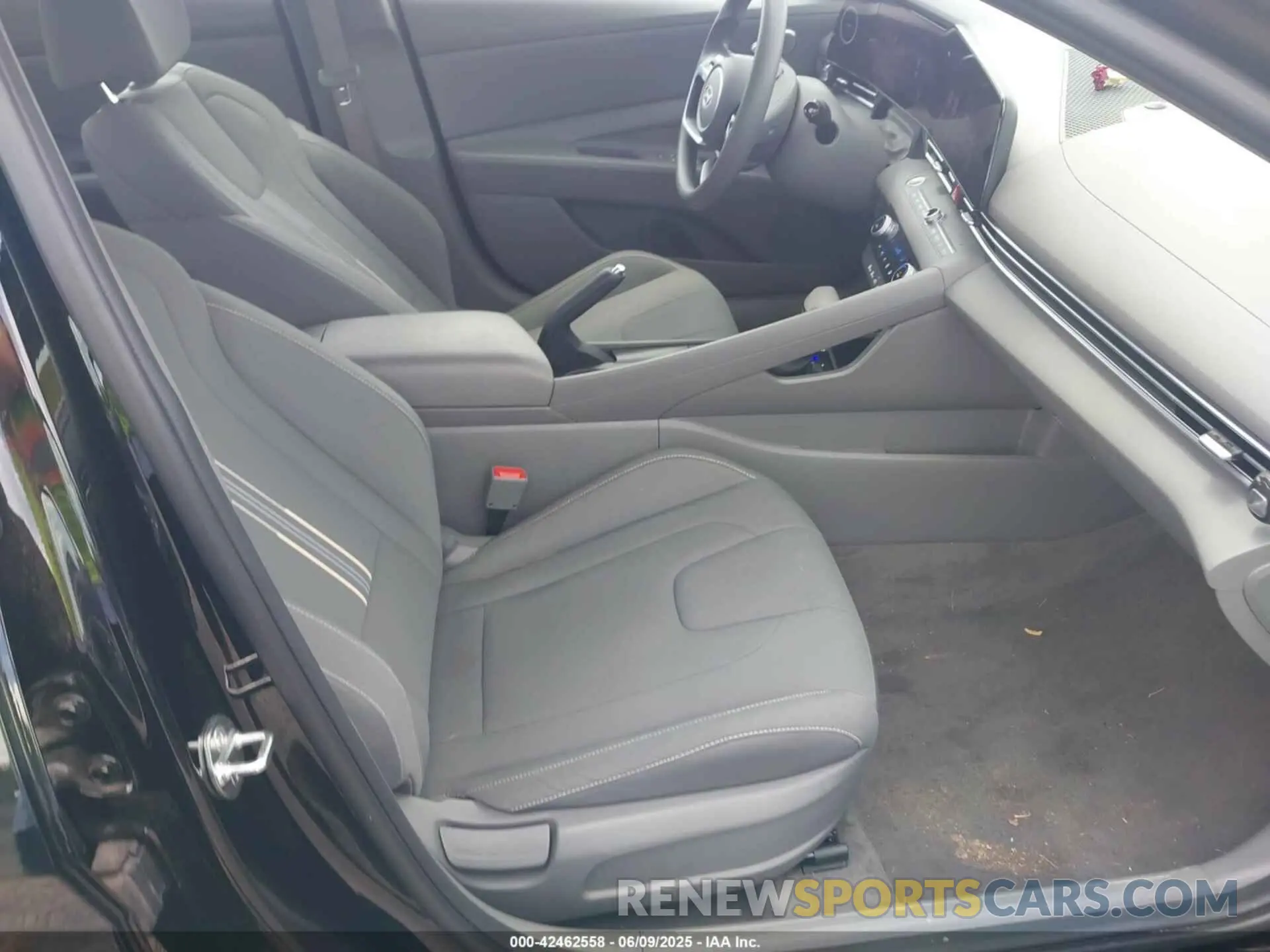 5 Photograph of a damaged car KMHLM4DG7RU691626 HYUNDAI ELANTRA 2024