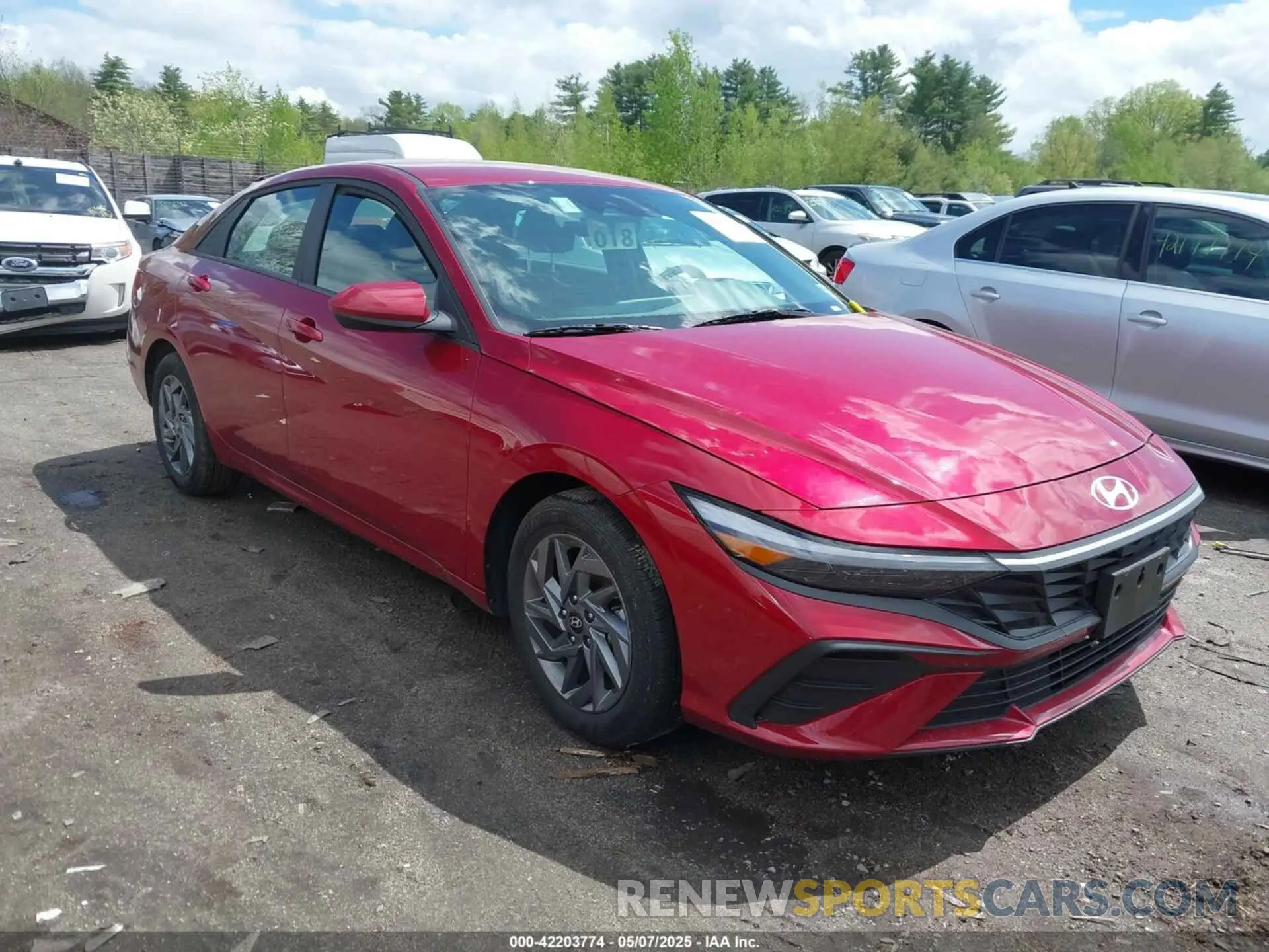 1 Photograph of a damaged car KMHLM4DG7RU702270 HYUNDAI ELANTRA 2024