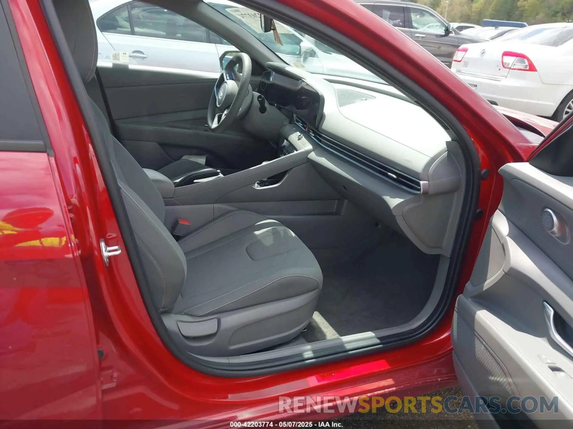 5 Photograph of a damaged car KMHLM4DG7RU702270 HYUNDAI ELANTRA 2024
