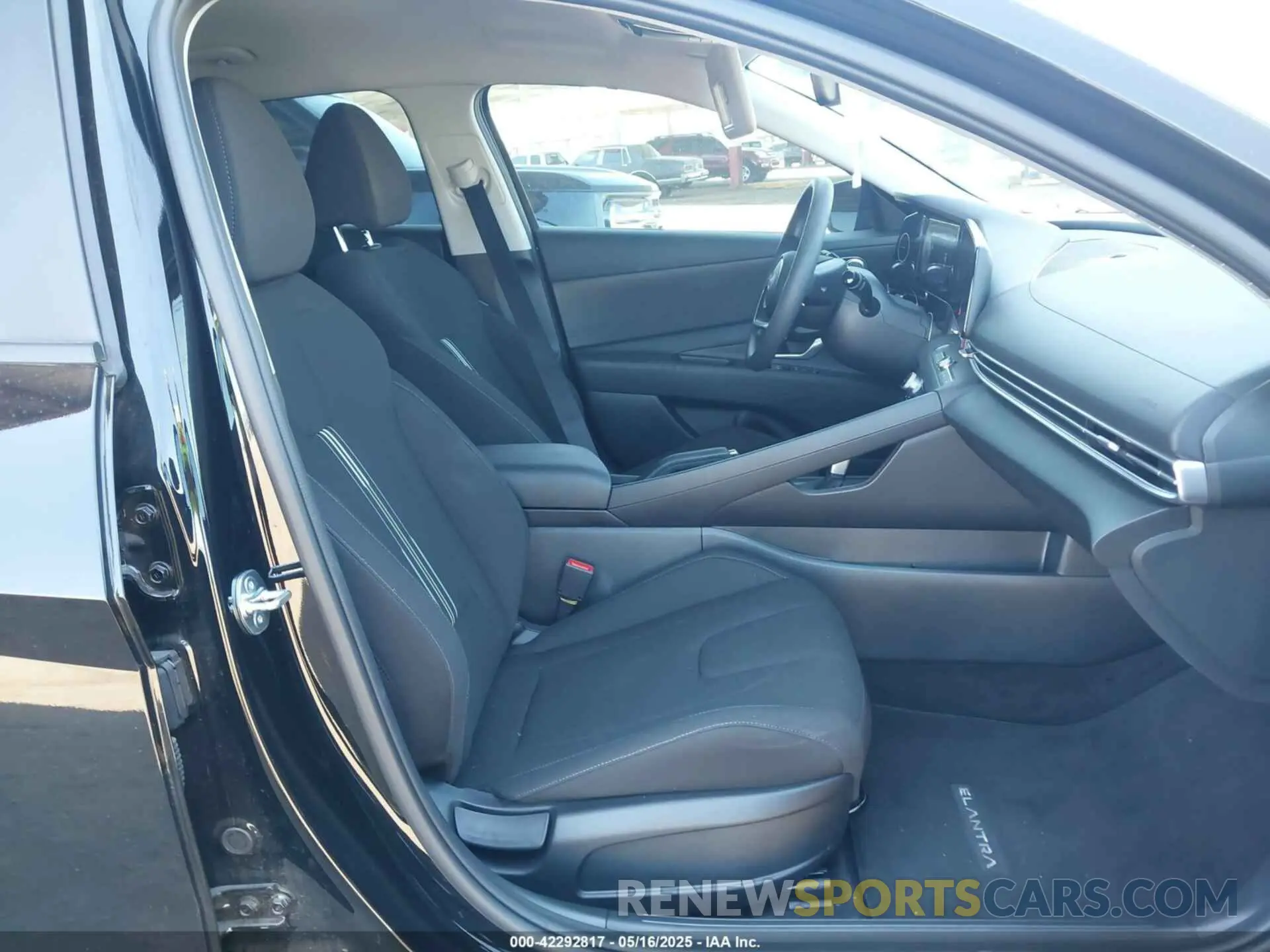 5 Photograph of a damaged car KMHLM4DG7RU805561 HYUNDAI ELANTRA 2024