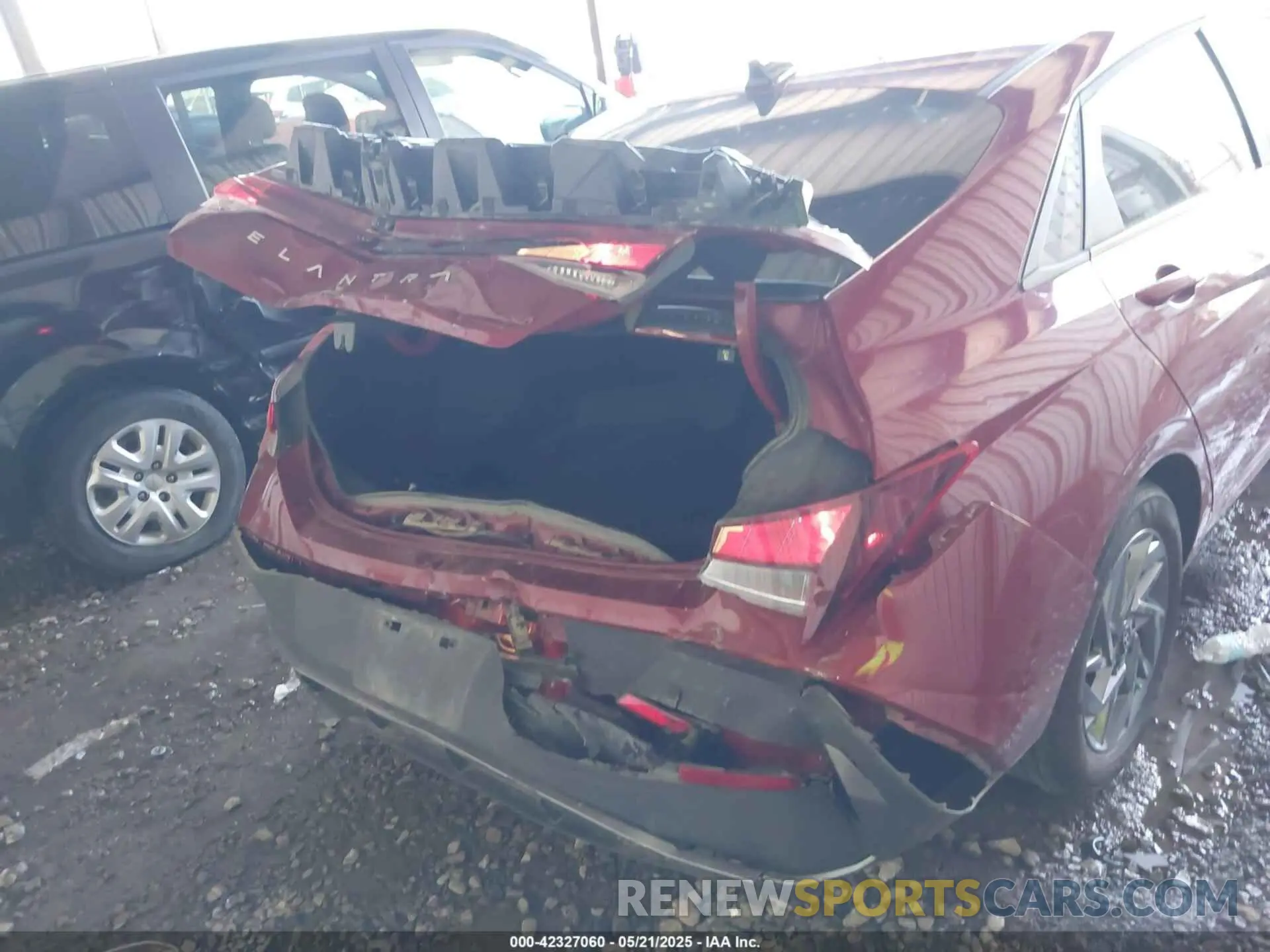 12 Photograph of a damaged car KMHLM4DG7RU807987 HYUNDAI ELANTRA 2024