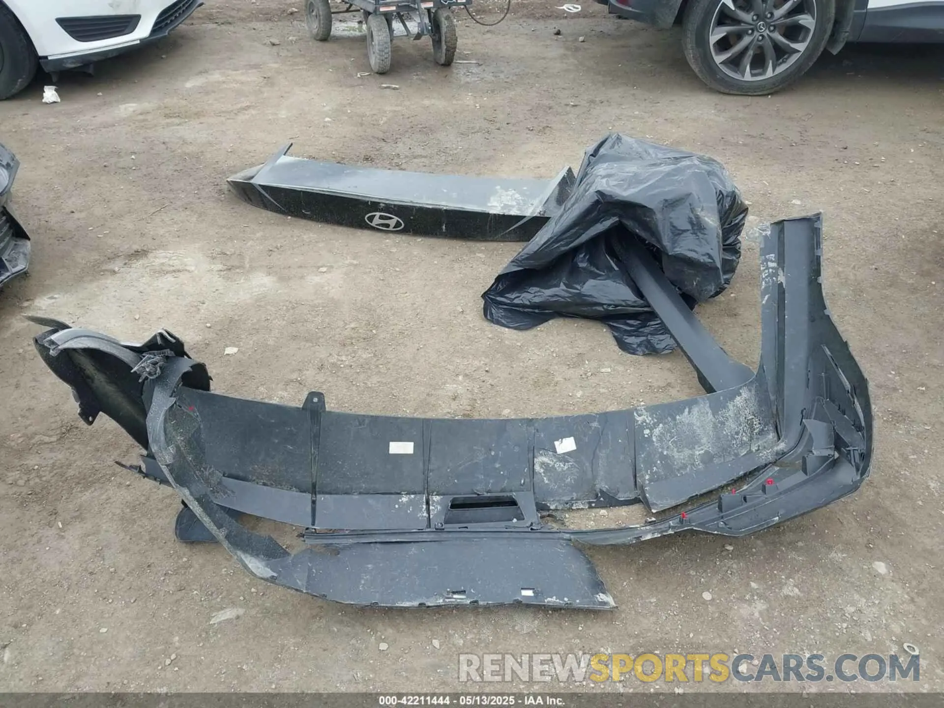 12 Photograph of a damaged car KMHLM4DG8RU690033 HYUNDAI ELANTRA 2024