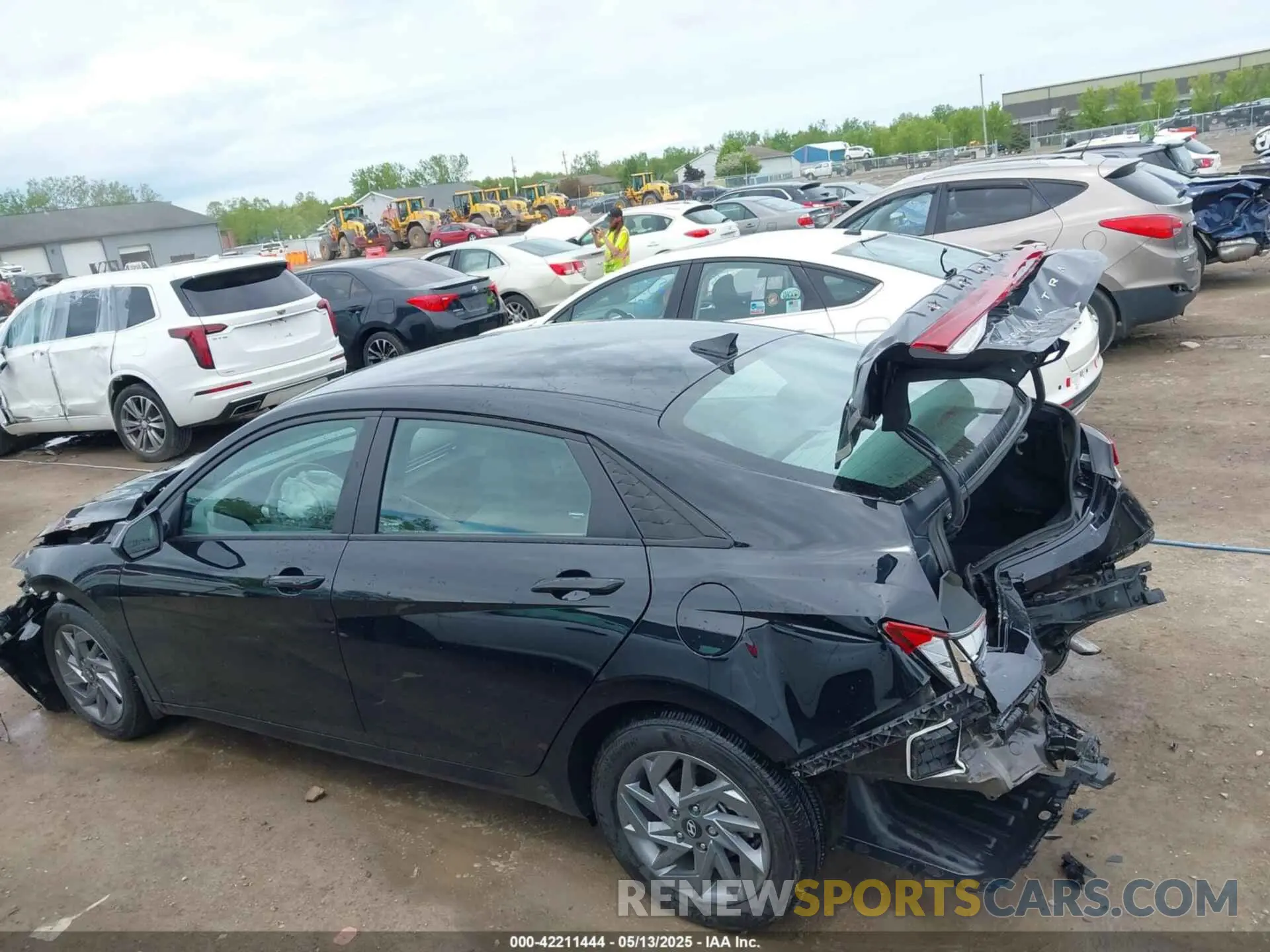 15 Photograph of a damaged car KMHLM4DG8RU690033 HYUNDAI ELANTRA 2024