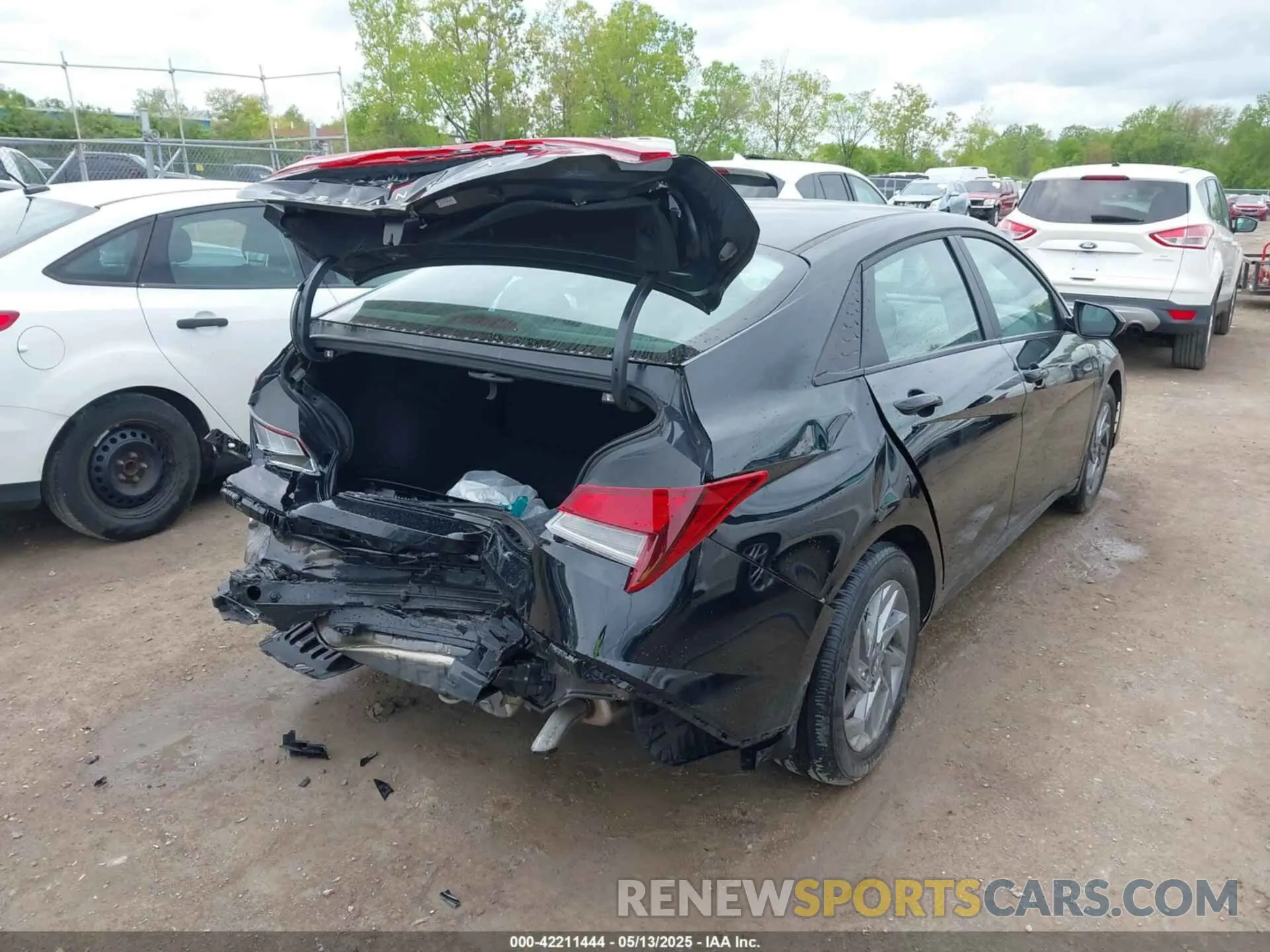 4 Photograph of a damaged car KMHLM4DG8RU690033 HYUNDAI ELANTRA 2024
