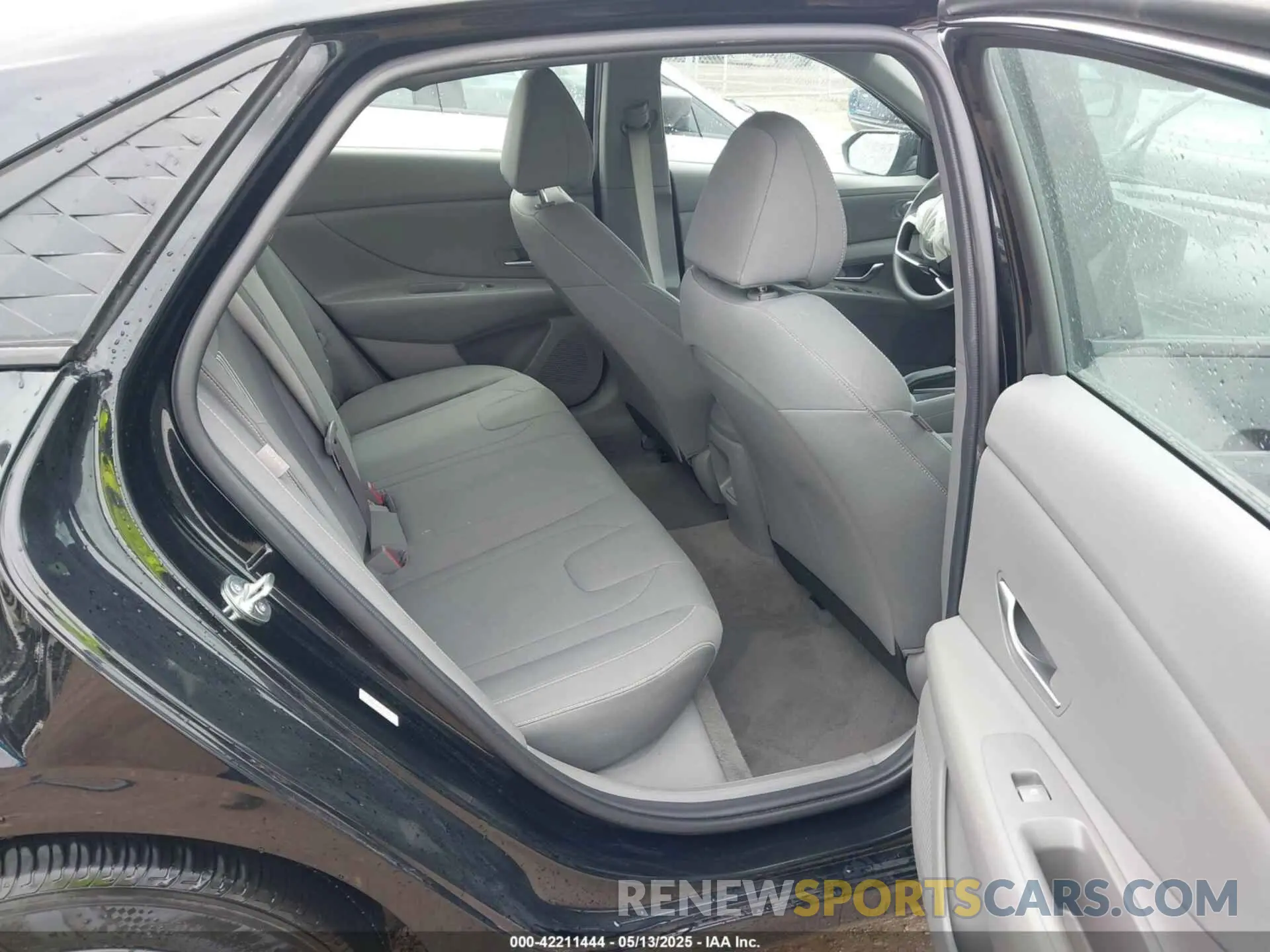 8 Photograph of a damaged car KMHLM4DG8RU690033 HYUNDAI ELANTRA 2024