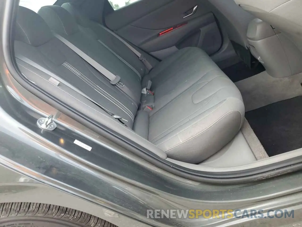 10 Photograph of a damaged car KMHLM4DG8RU706389 HYUNDAI ELANTRA 2024