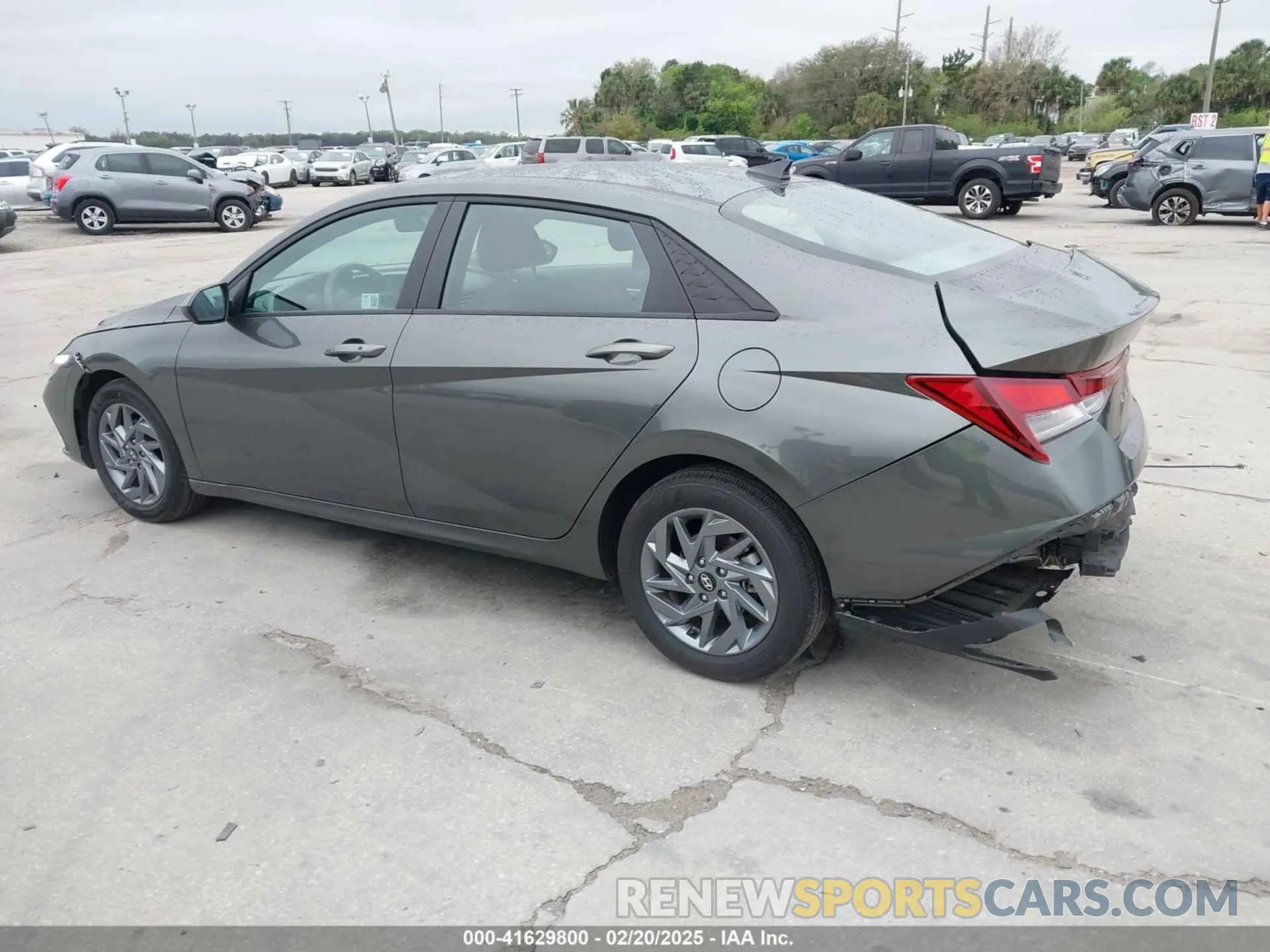 3 Photograph of a damaged car KMHLM4DG8RU801681 HYUNDAI ELANTRA 2024