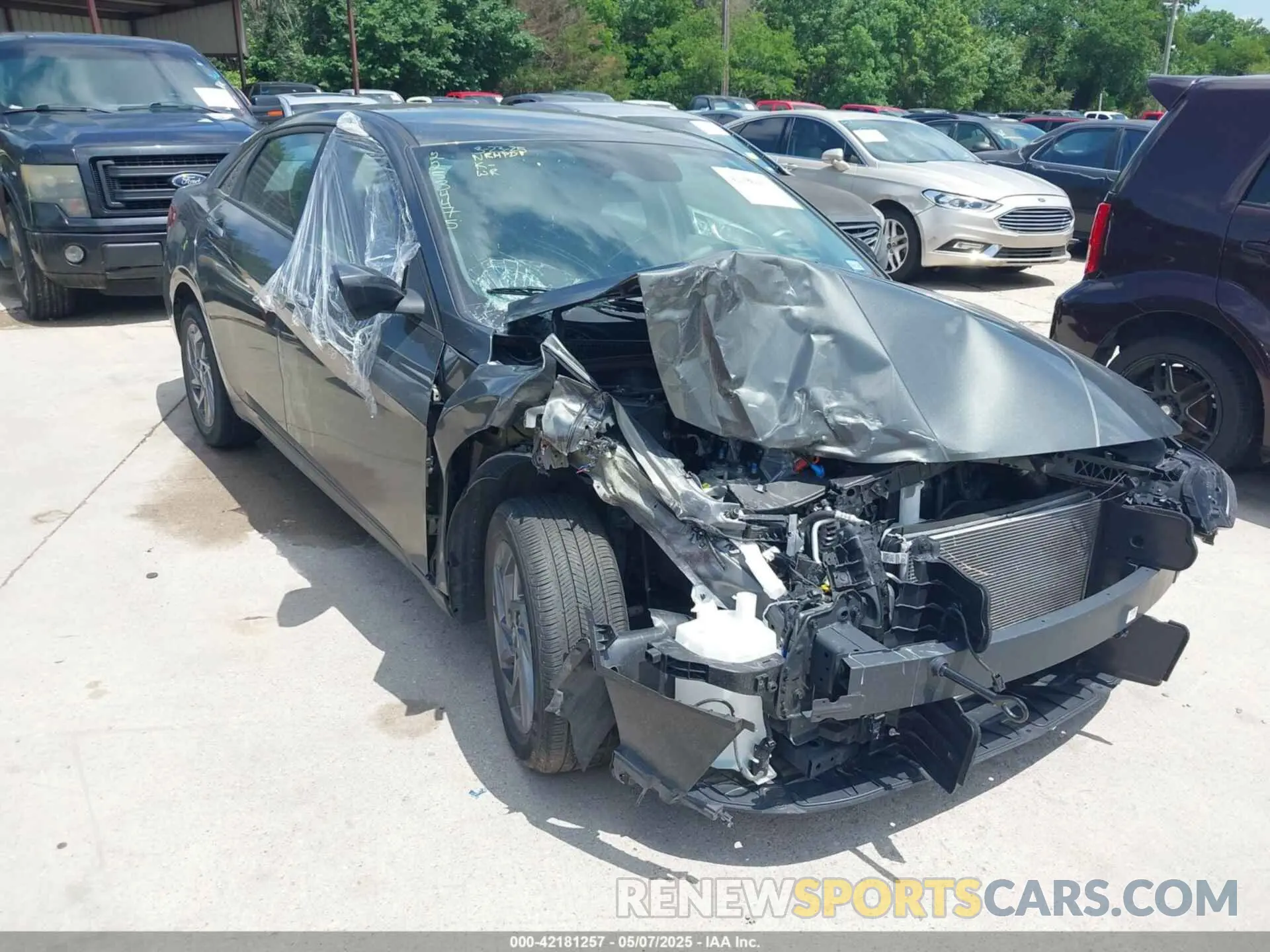 1 Photograph of a damaged car KMHLM4DG8RU810526 HYUNDAI ELANTRA 2024